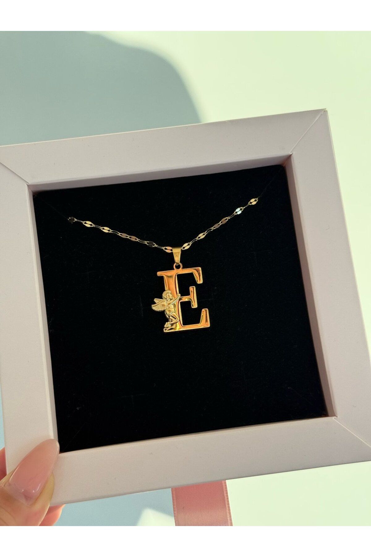 h&b design jewel Çelik Melek Detaylı E Harfli Kolye
