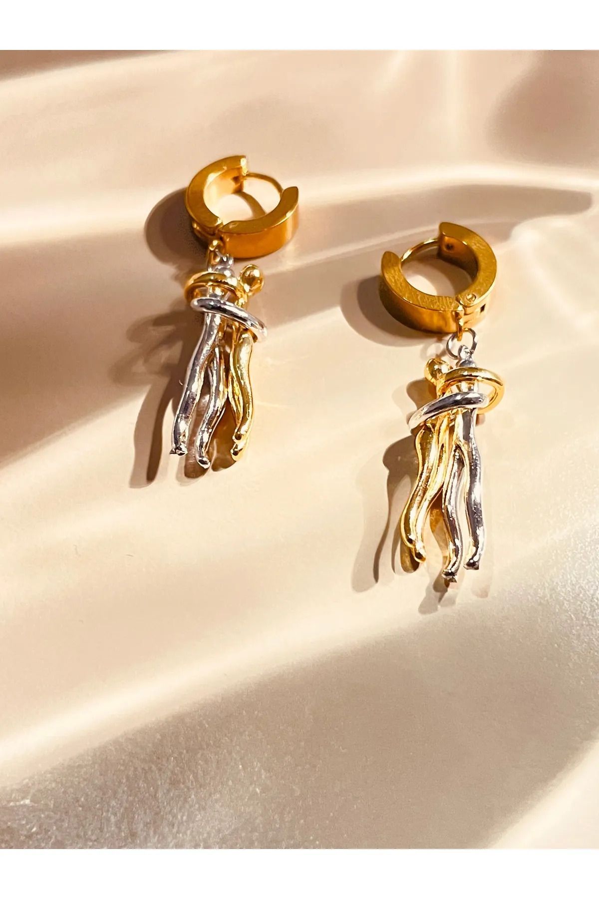 LAVİNYAMJEWELLERY SARILAN SEVGİLİ ÇELİK KÜPE 316L