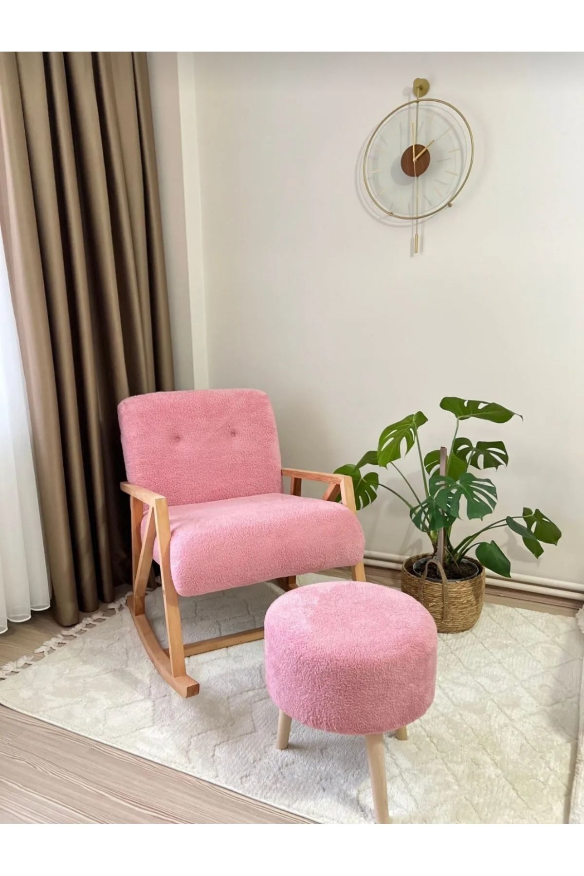 KILINÇ Modern Tasarım Puflu Sallanır Ahşap Sandalye – Şıklık ve Huzur Bir Arada