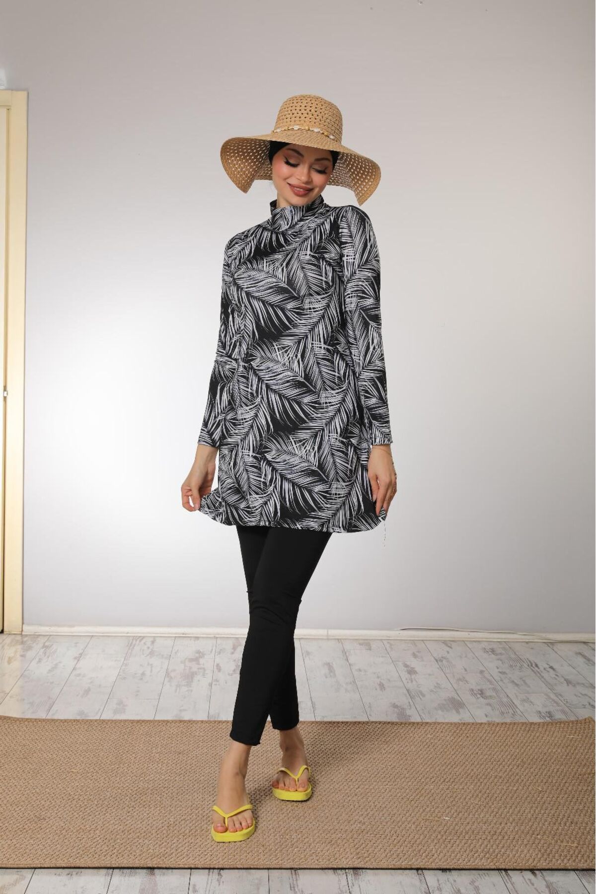 EB beachwear SİYAH BEYAZ DESEN LİKRALI TAM KAPALI TESETTTÜR MAYO