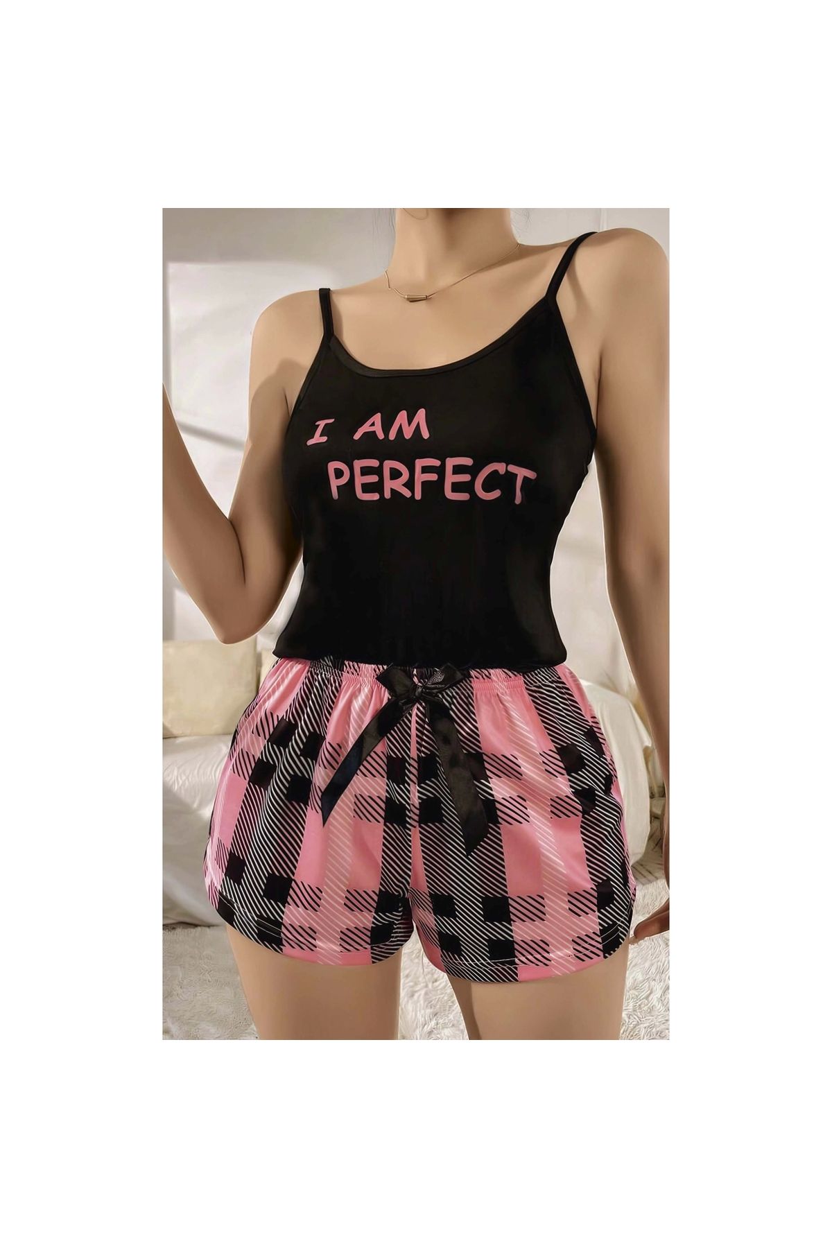 Narnuga Kadın Siyah Kare Desenli Askılı Şortlu Pijama Takım