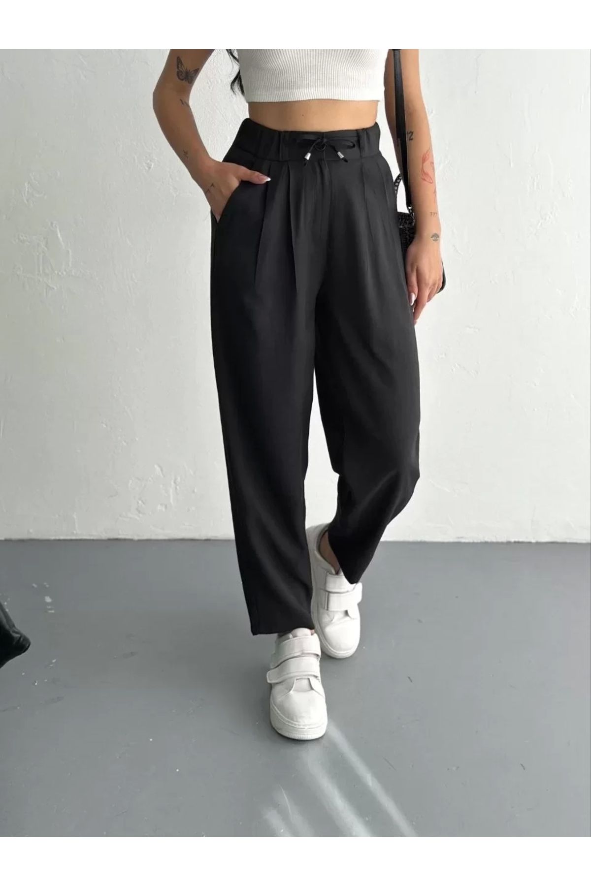 AE Stil Kadın Yüksel Bel Beli Bağcıklı Rahat Cepli Boru Paça Pantalon - Siyah