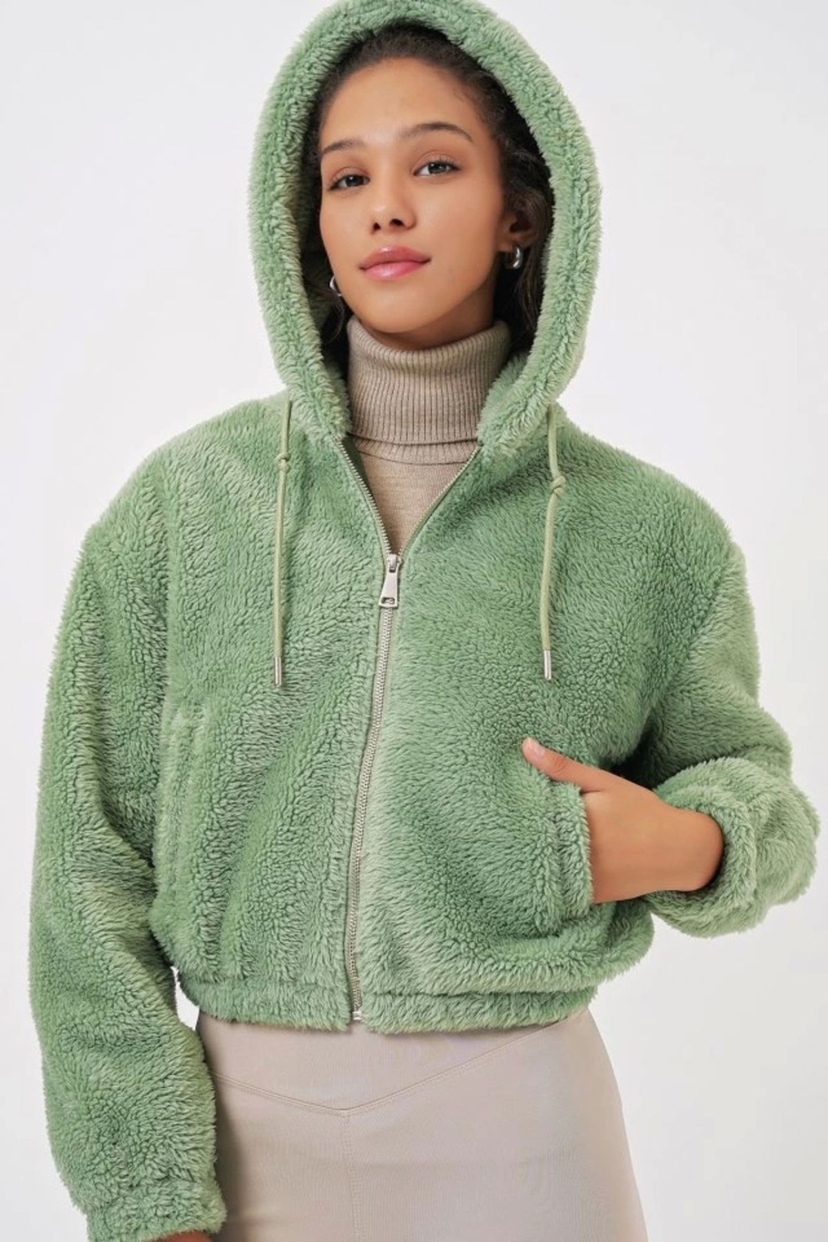 Kaplan 5193 Kapüşonlu Peluş Crop Ceket - E.Yeşil