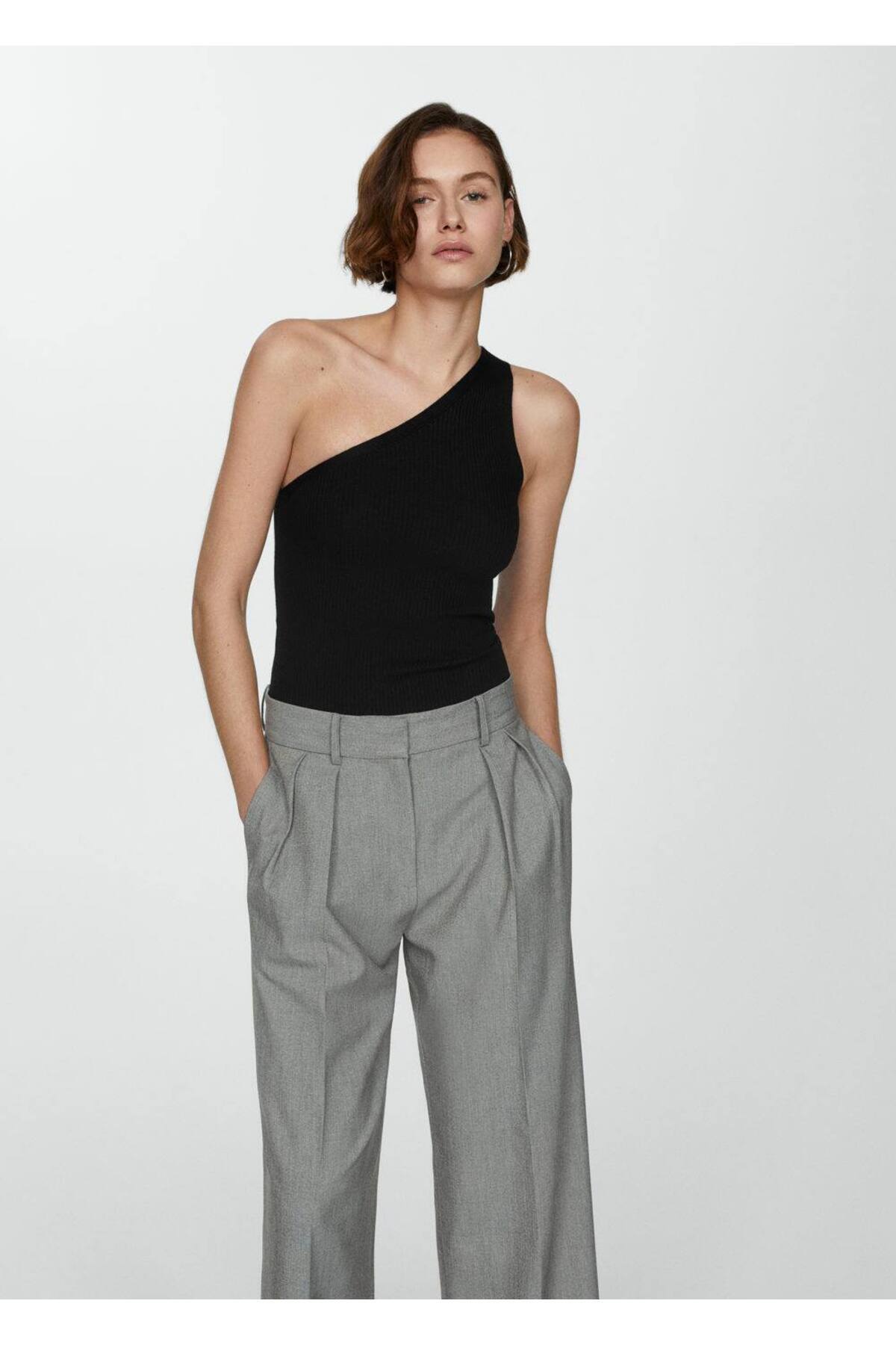 Düğümlü asimetrik bluz