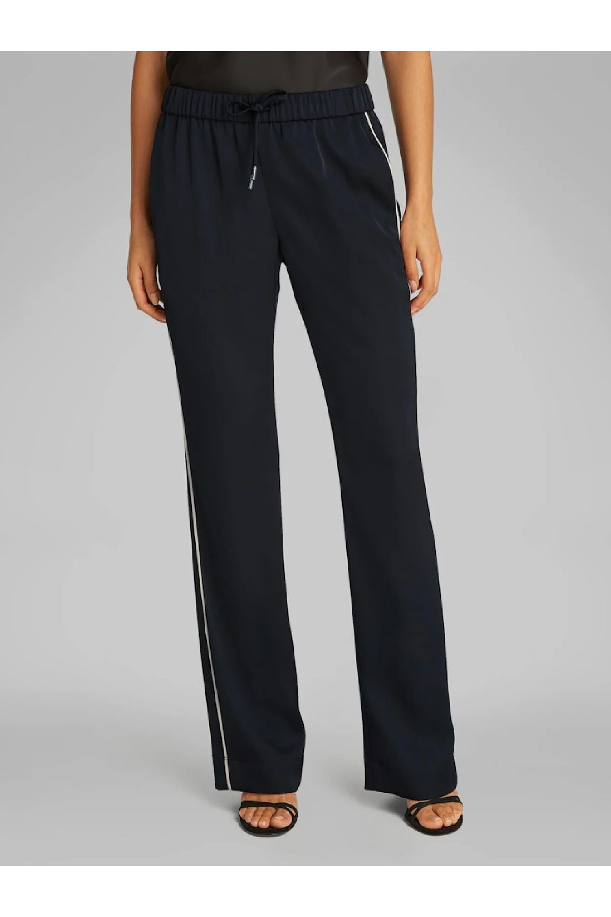 Calvin Klein Kadın Regular Fit Beli Lastikli Yanları Şerit Çizgili Düz Paça Siyah Pantolon K20K208365-BEH