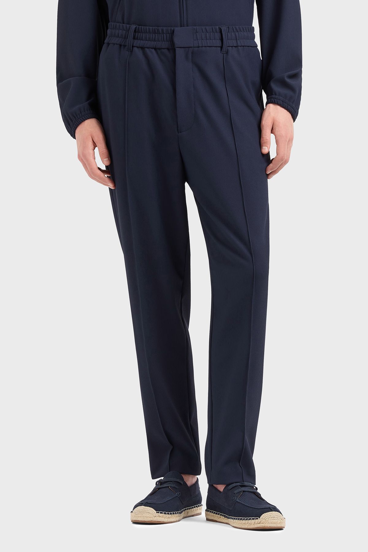 Emporio Armani Erkek Rahat Kalıp Esnek Dokulu Kumaş Pileli Geniş Paça Lacivert Pantolon EM001508 AF14076-UB118