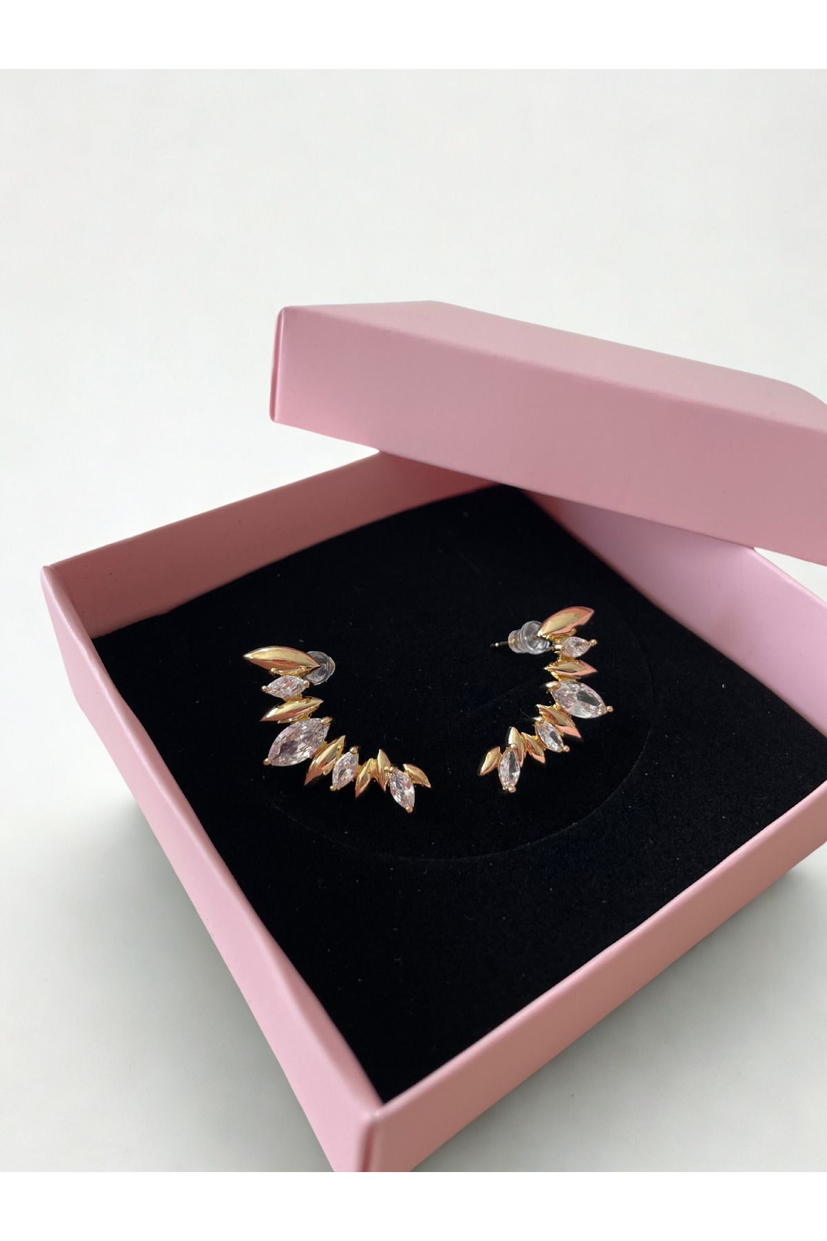 Ela accessories Zirkon Taşlı Altın Kaplama Yaprak Model Küpe