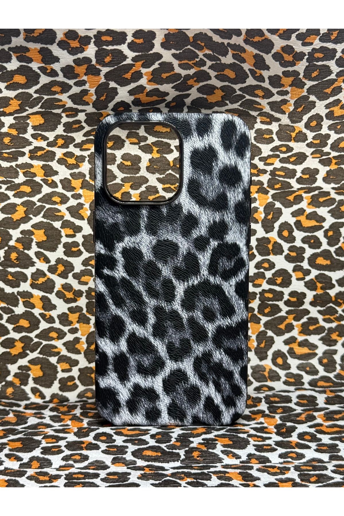 DUBİGOLD İPHONE 15 PRO MAX UYUMLU LEOPAR DESENLİ DARBELERE KARŞI ÜST DÜZEY KORUMALI KILIF
