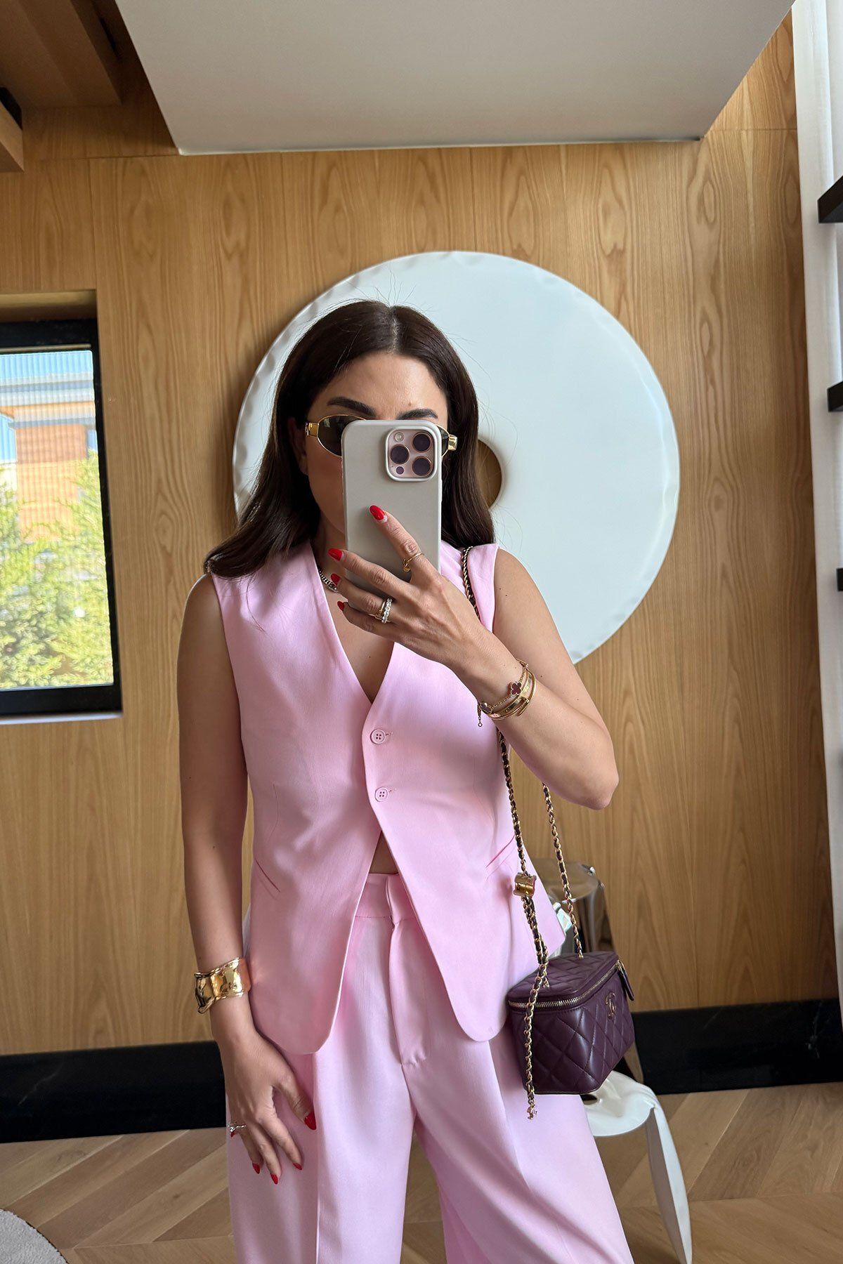Özge Özgenç Pensli Kumaş Yelek