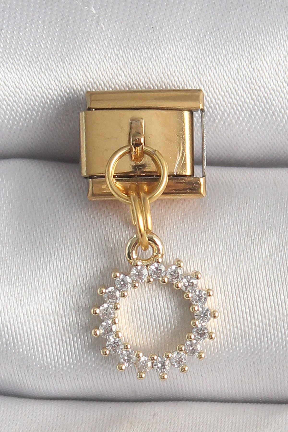 MR RZN STORE 316L Çelik Gold Renk Zirkon Taşlı Sallantı Güneş Model Nomination Charm - TJ-BC1353