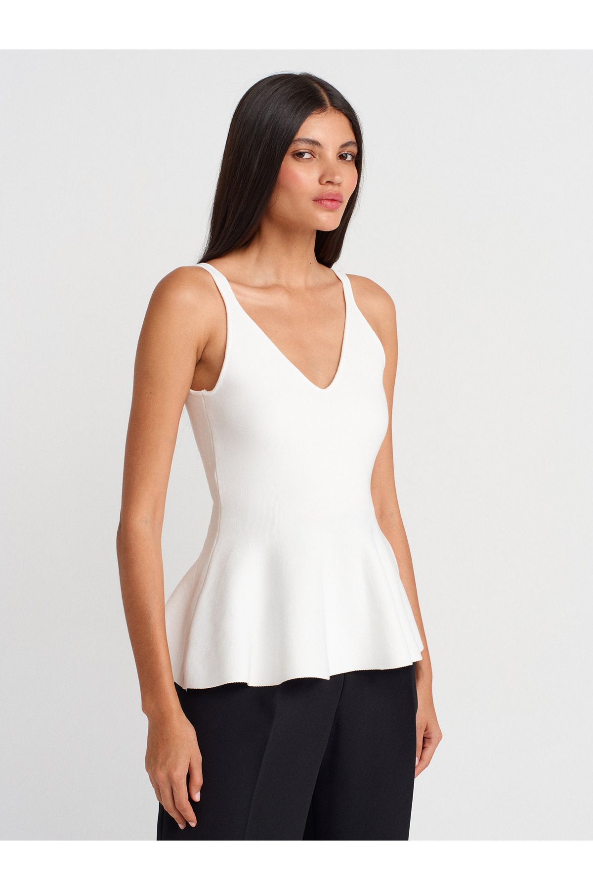 Dilvin 10752 V Yaka Askılı Peplum Triko Bluz-Beyaz