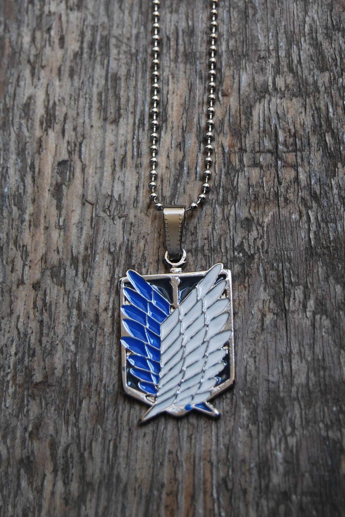 Rua Jewelry Attack on Titan Anime Fan Kolye - Mineli Gümüş Renk Top Zincirli