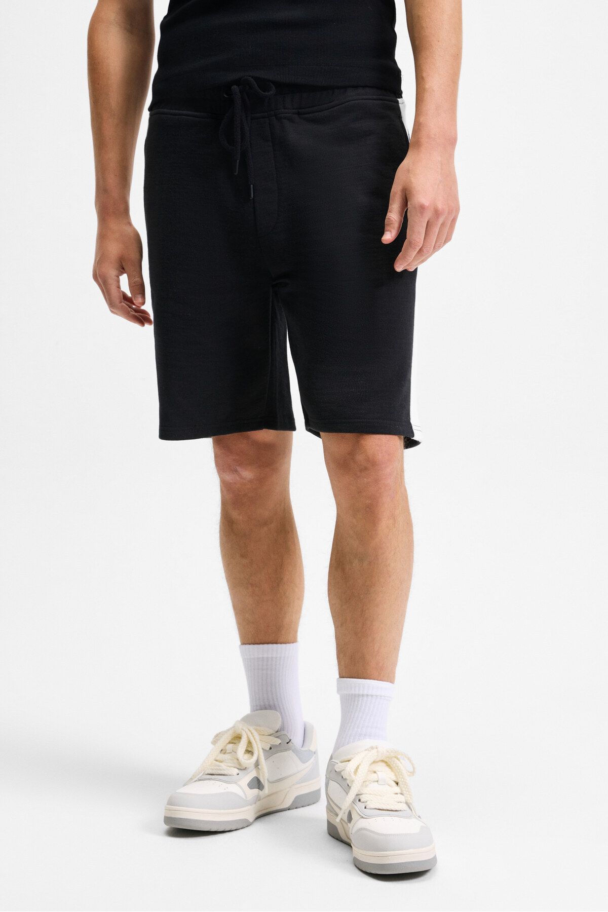GRIMELANGE-Kepa Men's Elastic Waist Relaxed Fit Black Shorts with Pockets 2