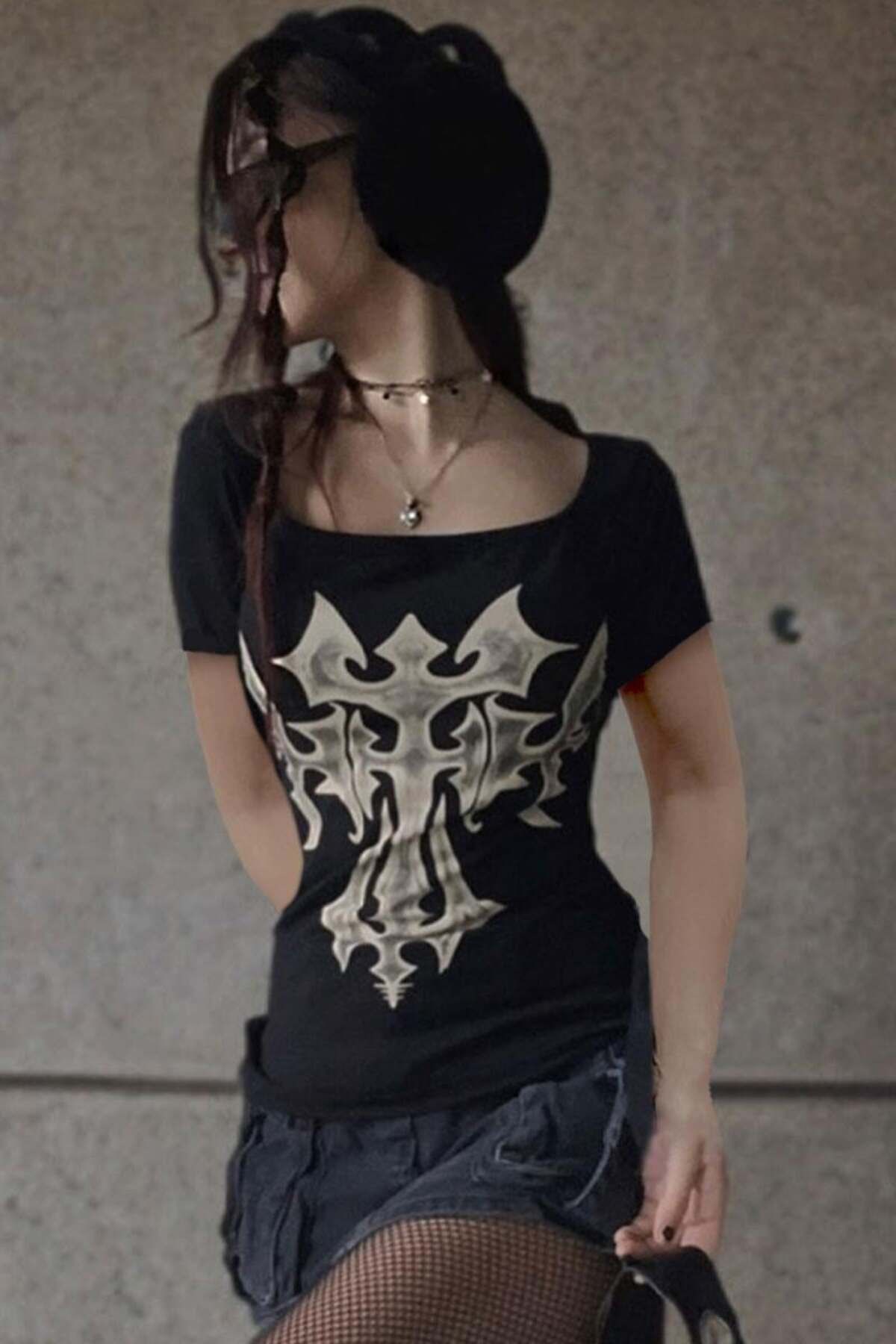 Karakedi Siyah Gothic Kare Yaka Kısa Kollu Crop