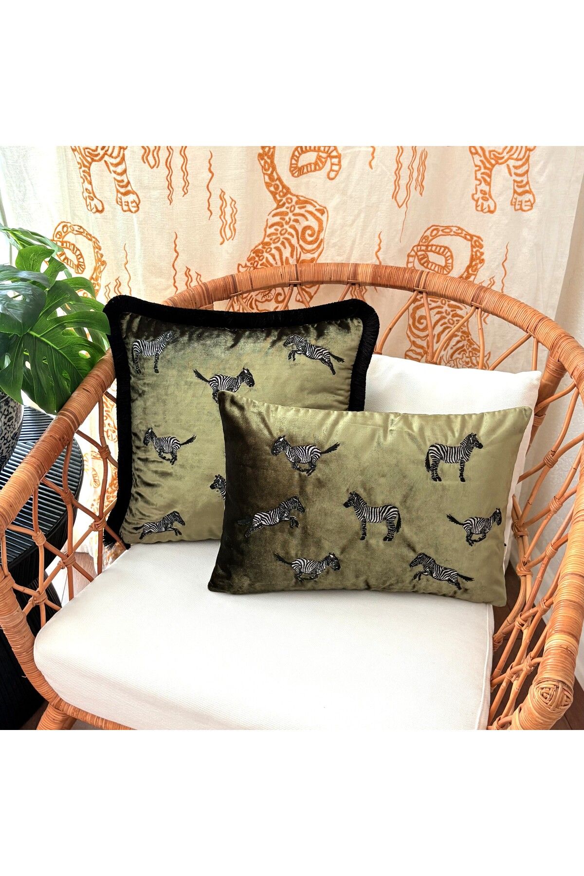 ge living Dekoratif Zebra Desenli Haki Kadife Kırlent Kılıfı ( 35 cm x 50 cm )