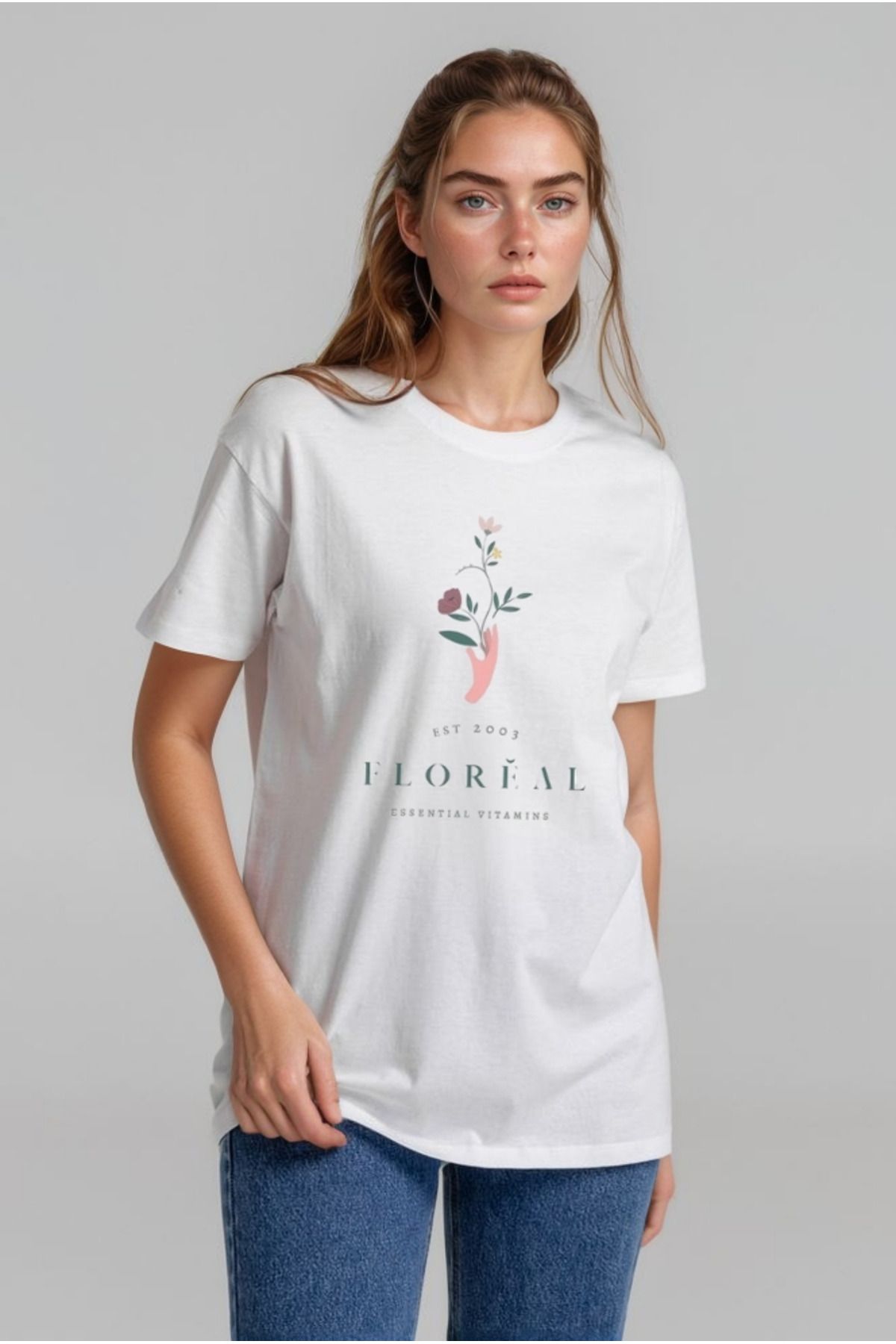 Womela Regular Fit Çiçek Desenli Kadın Beyaz T-Shirt