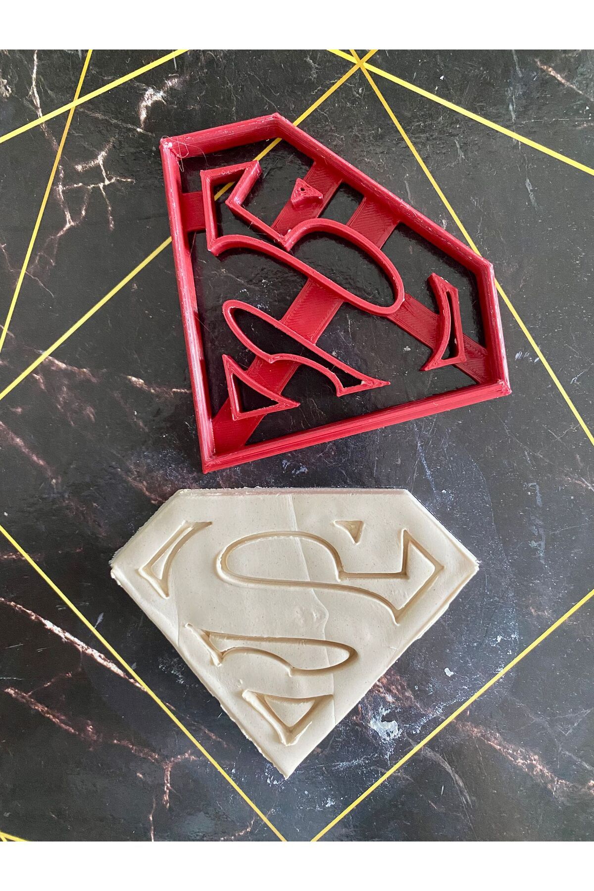 Günyan Store Superman Logo Kurabiye Kalıbı Hamur Şekillendirici
