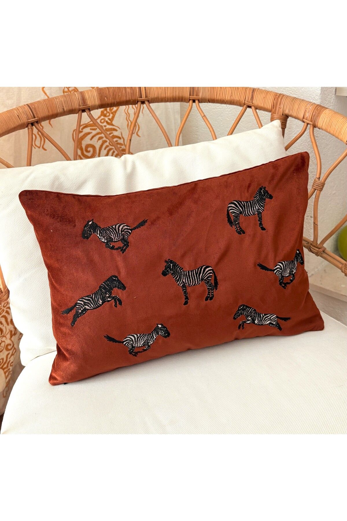 ge living Dekoratif Zebra Desenli Kiremit Kadife Kırlent Kılıfı ( 35 cm x 50 cm )