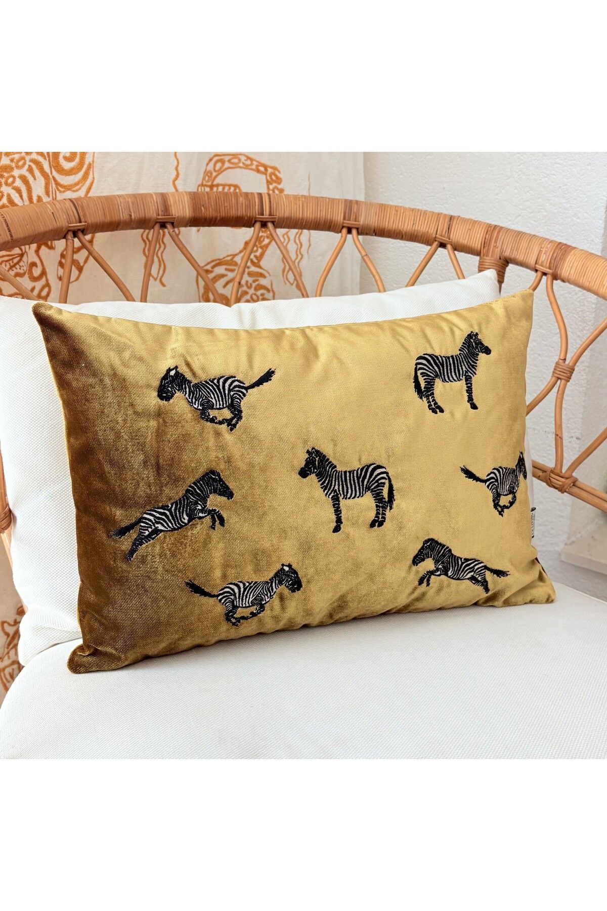 ge living Dekoratif Zebra Desenli Gold Kadife Kırlent Kılıfı ( 35 cm x 50 cm )