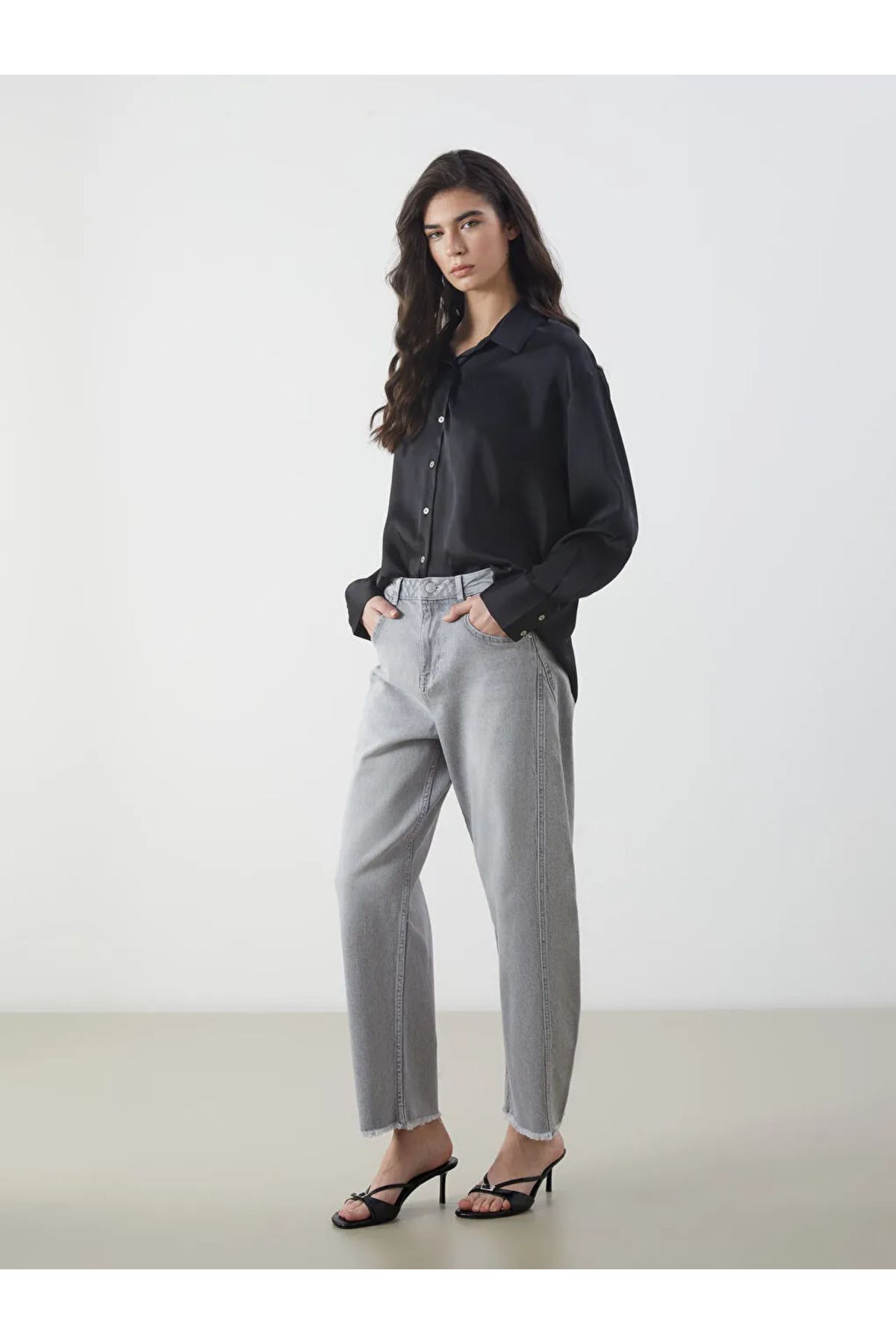 LC Waikiki LCW Modest Gri Baggy Fit Kadın Jean Pantolon