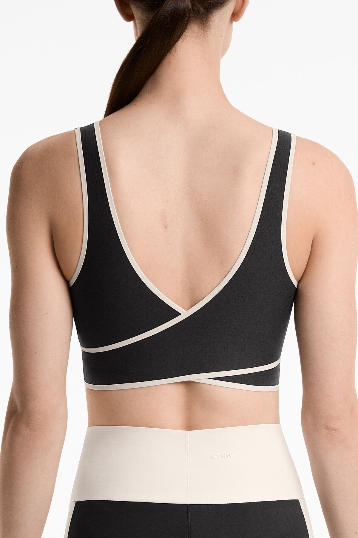 Oysho Perfect-adapt orta destekli çapraz spor sütyeni