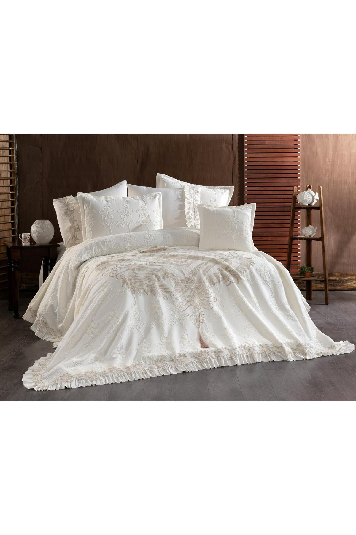 Jolie Maison 7 PARÇA CAPRİCE YATAK ÖRTÜSÜ ÇİFT KİŞİLİK 2.50 X2.60 KUTULU