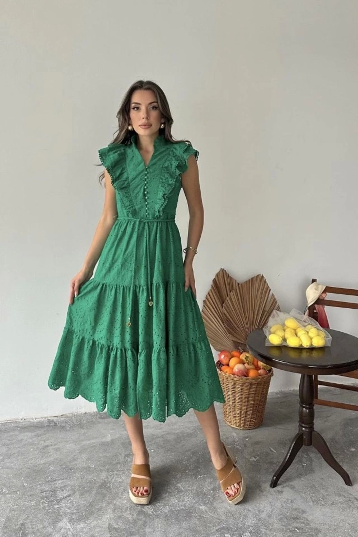 Butik Zümrüt Fırfırlı Düğmeli Elbise