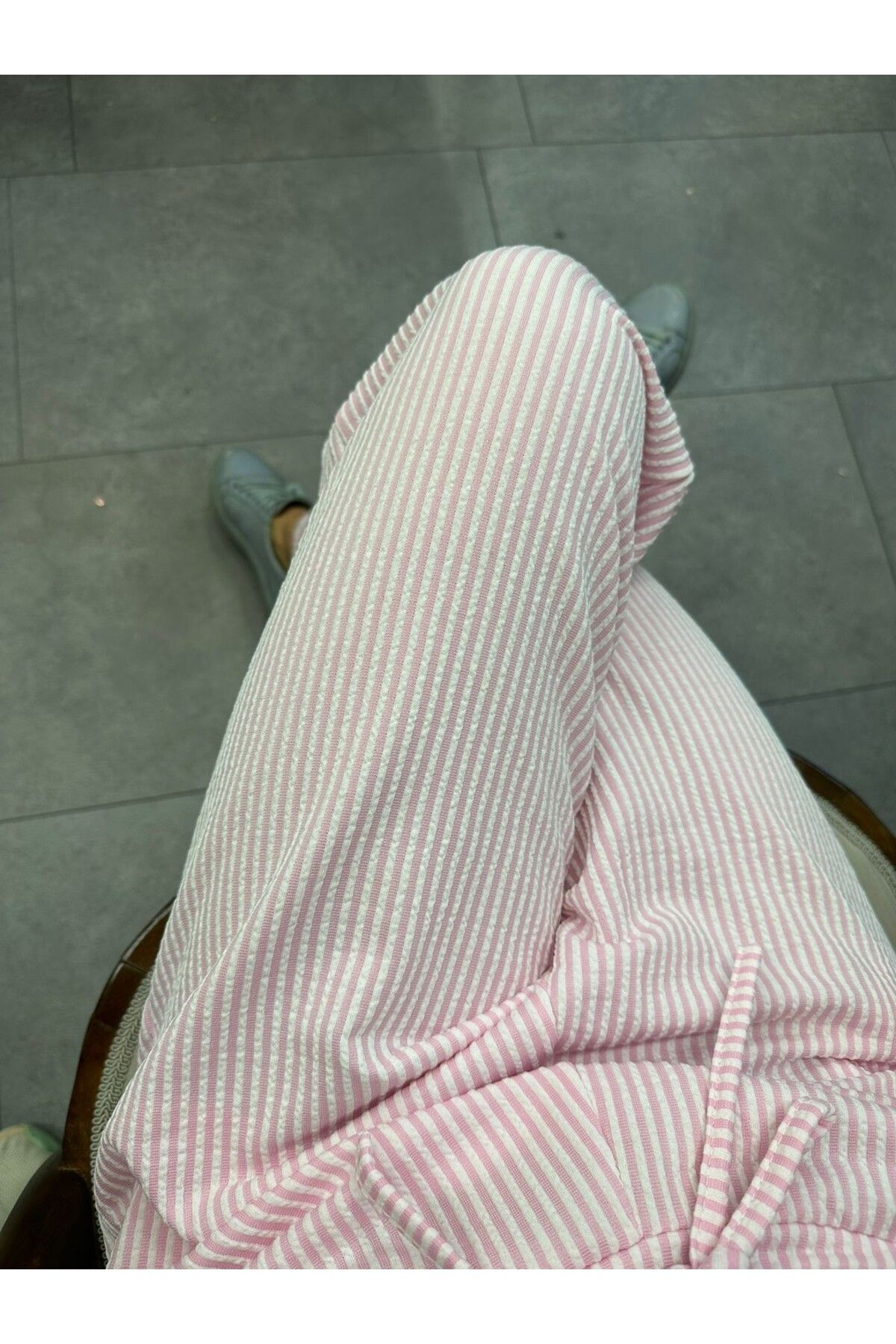 soBasic-Muslin Fabric Soft Textured Striped Jogger Shalwar Track Pants 3