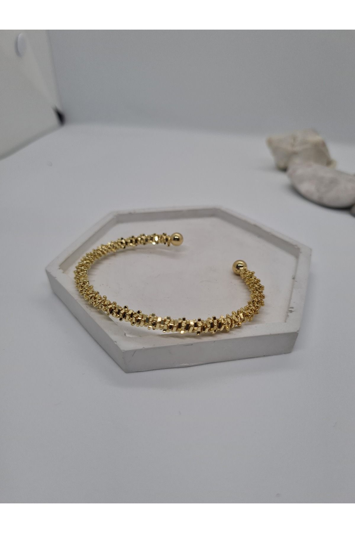 ZEYM Gold Renk Paslanmaz Çelik Açık Uçlu Kıkırdak Model Bileklik