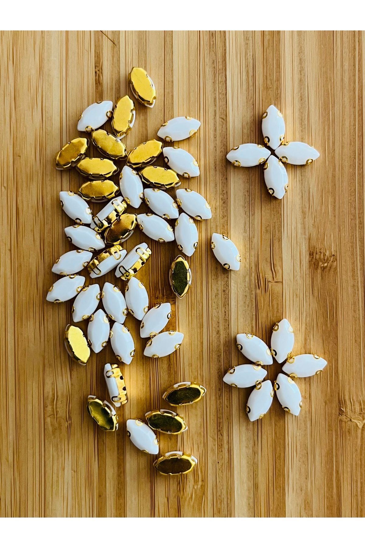 Öztürk Arpa şekilli Kasalı Beyoğlu Taşı Dikme Akrilik Boncuk. 6x12mm. 50 Adet.