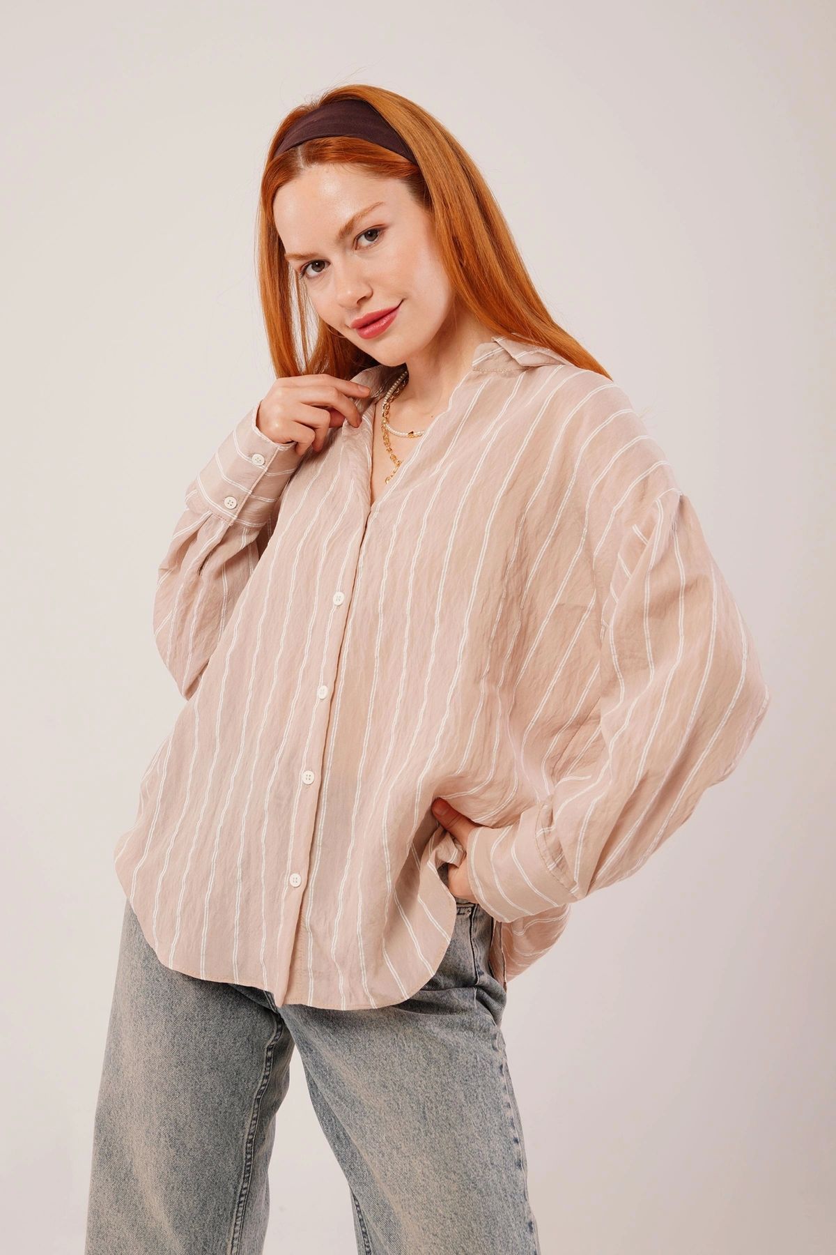 MODA Kol Düğmeli Çizgili Bej Gömlek
