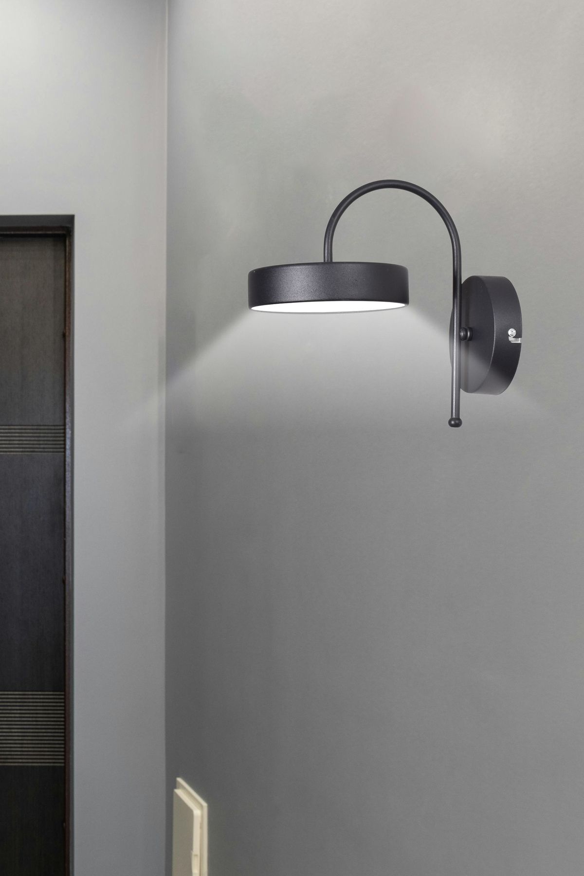 Jodi Modern Tasarım Siyah Renk Beyaz Işıklı -  Ledli Banyo - Mutfak - Salon Ledli Duvar Aplik
