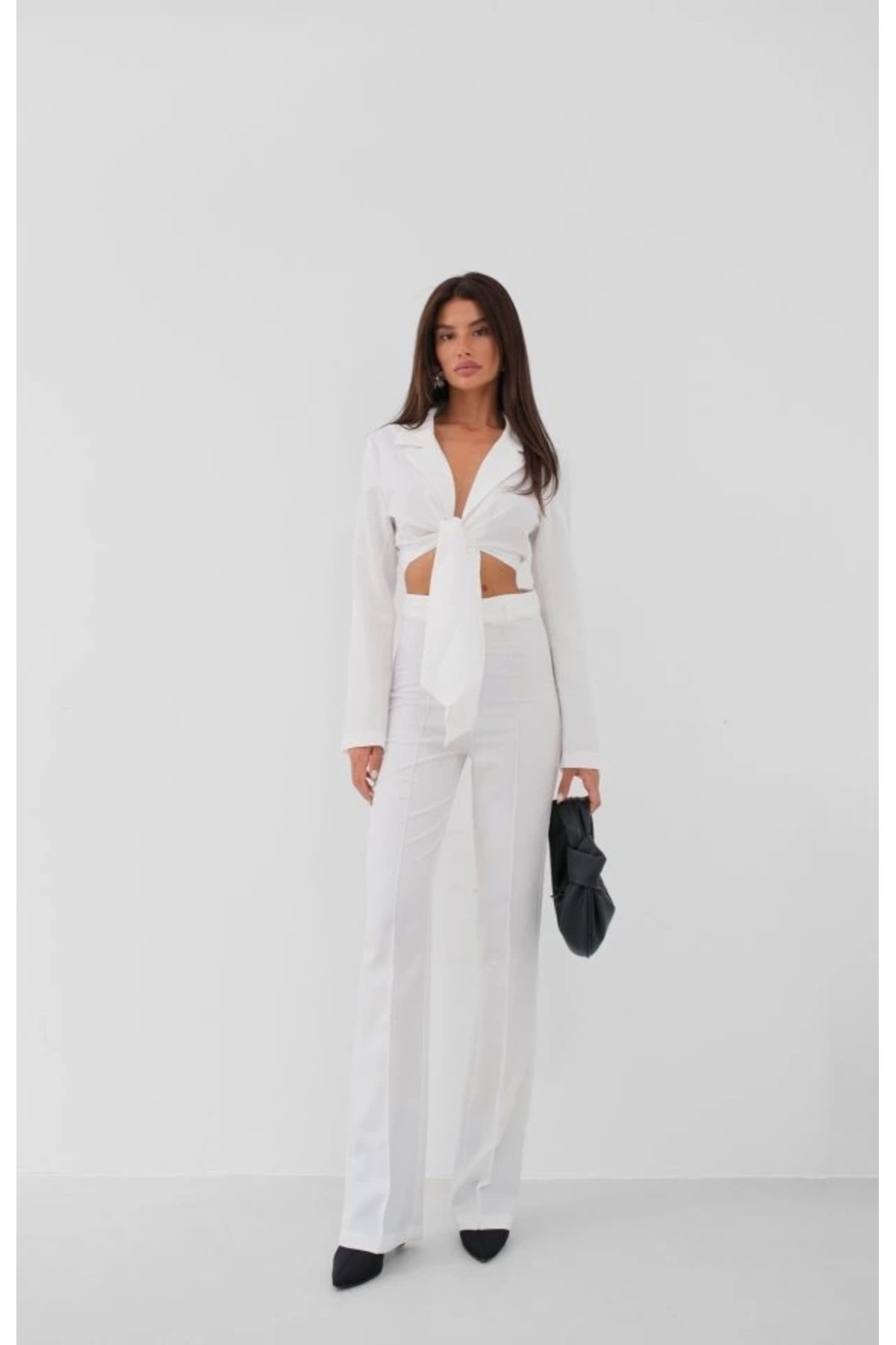 buHillco Kadın Beyaz Gömlek Yaka Bağlamalı Crop Ceket Pantolon Takım