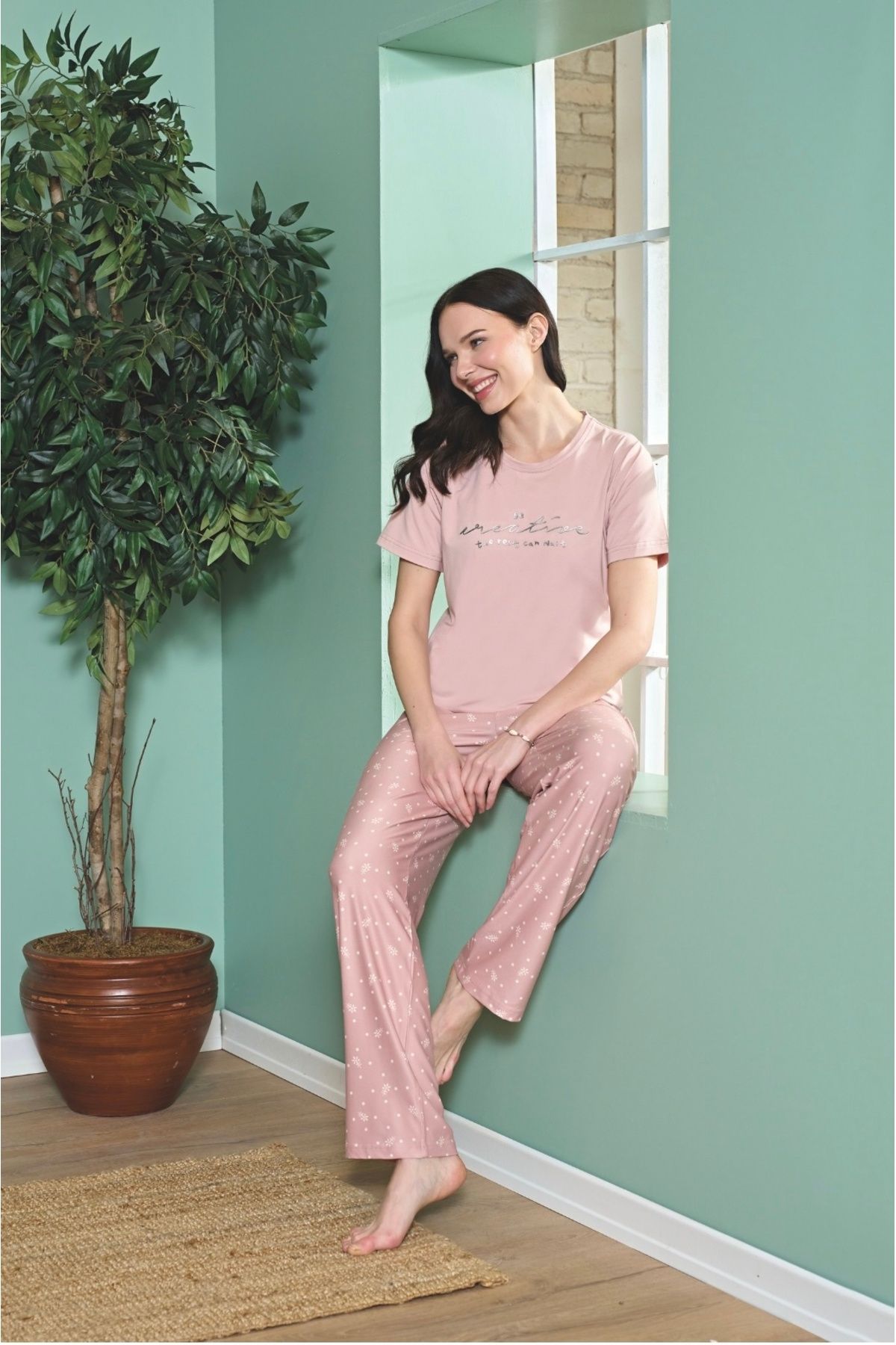 Over Sleep by Poleren Tüylenmez Kırışmaz Kumaş Kısa Kol Yazlık Kadın Pijama Takımı