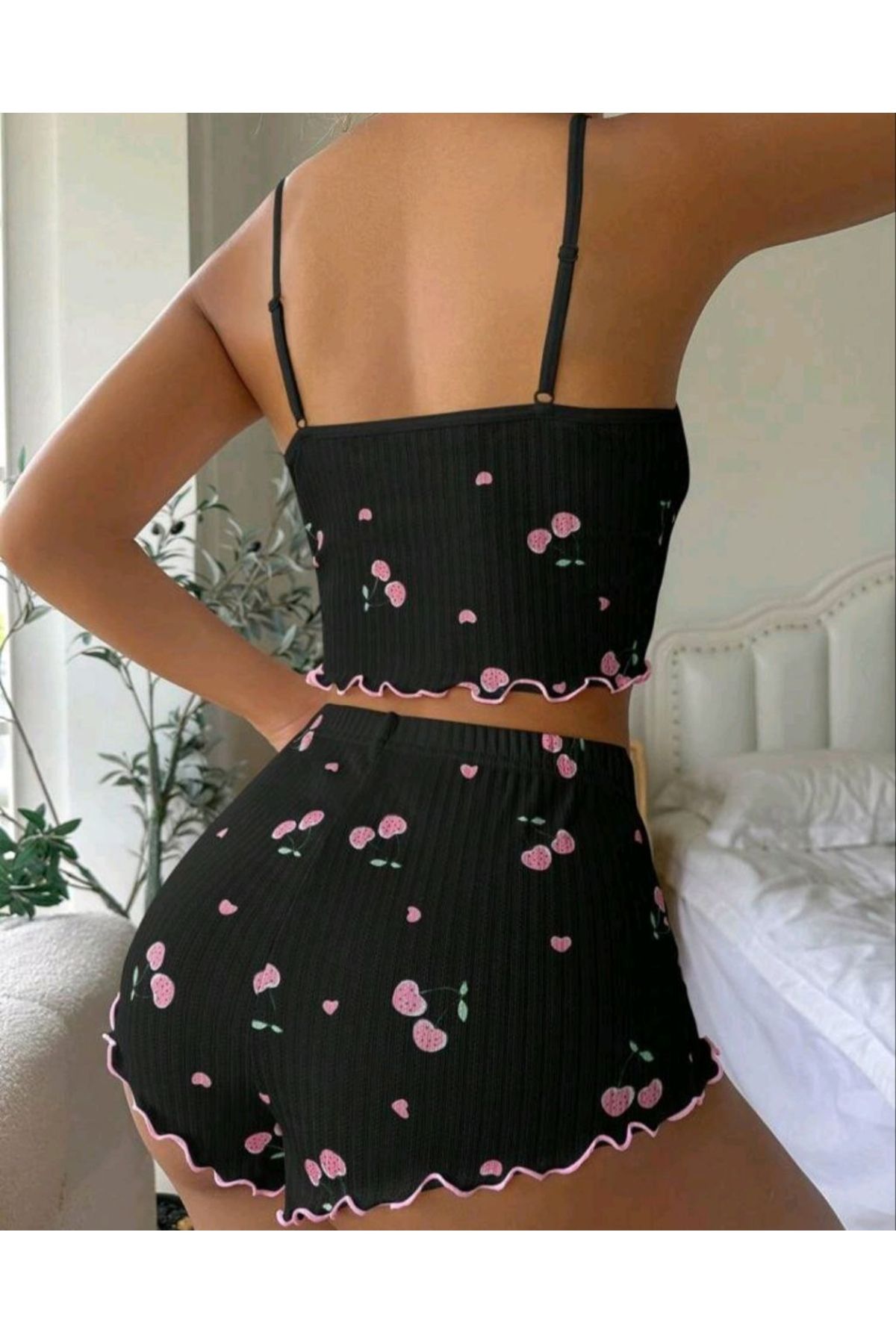 Moda Şahsenem Kadın Siyah Kiraz Desenli Gecelik Takım