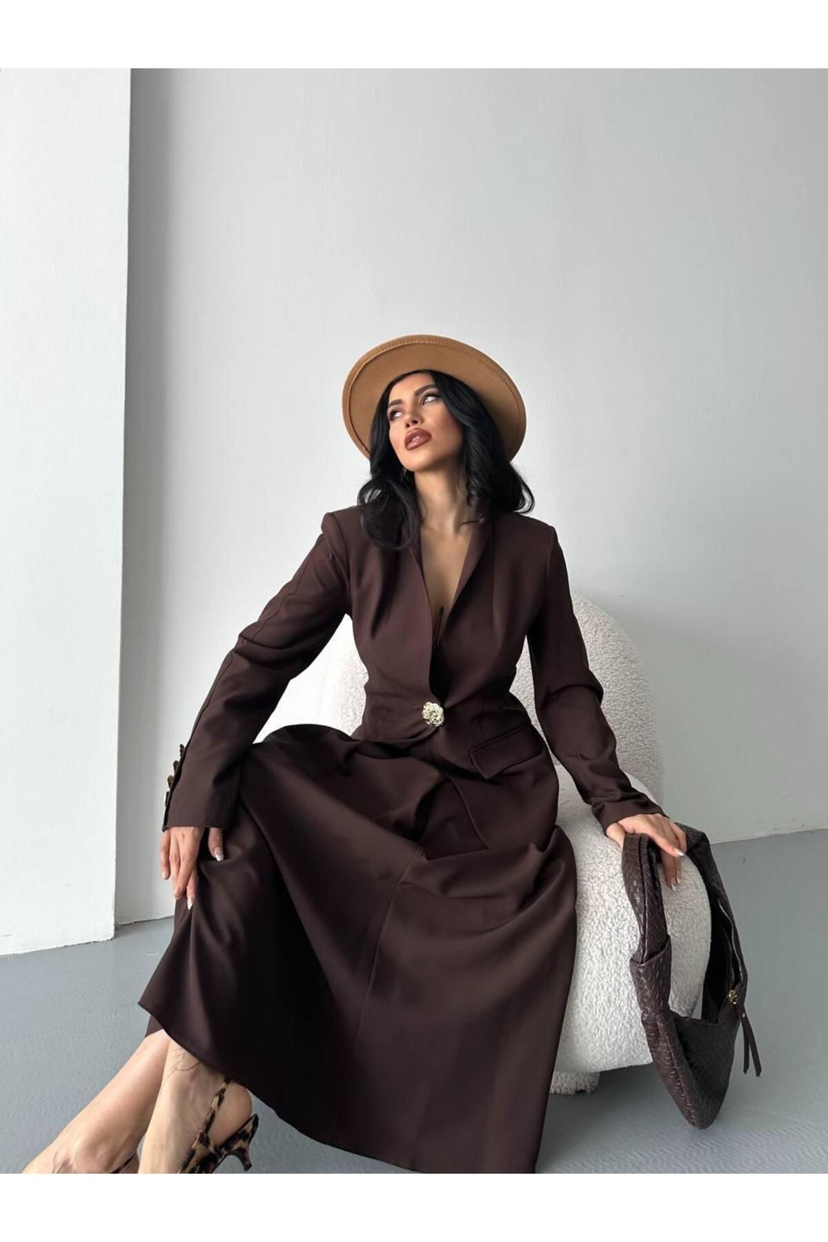 Ekim Store Gold Düğmeli Etekli İkili Blazer Takım