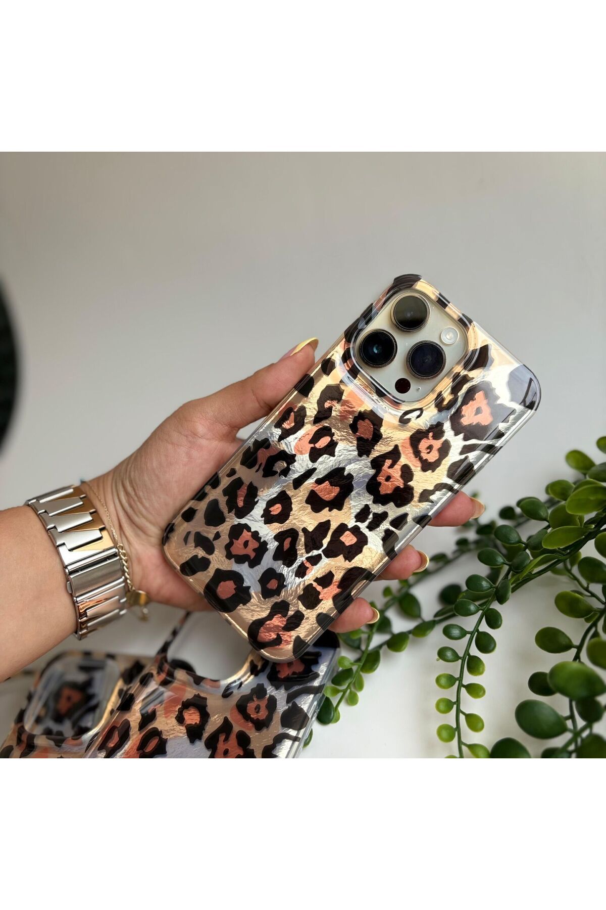 EPAksesuar Epawild Leopar Desenli Telefon Kılıfı Iphone 14 pro Max