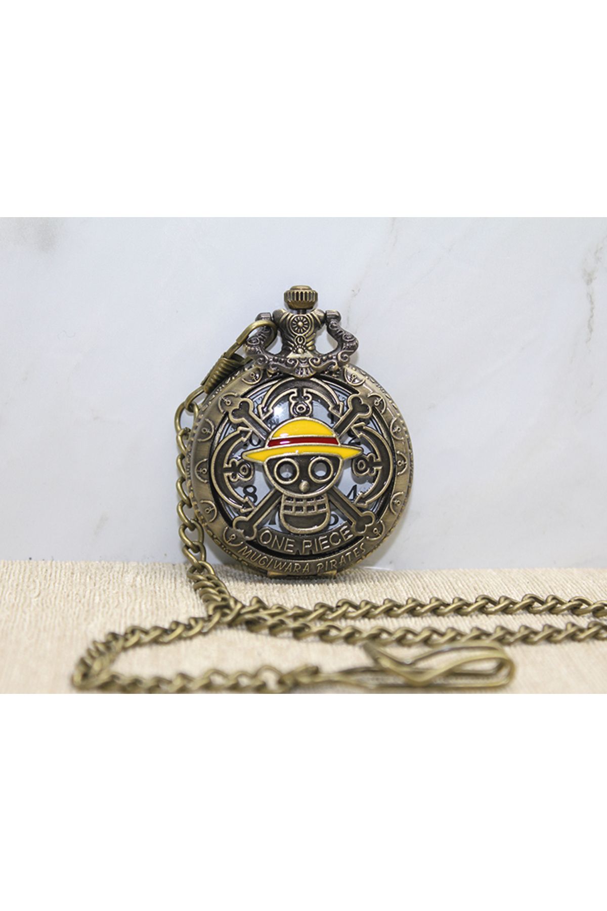 Çnrline One Piece Tasarımlı Köstekli Saat