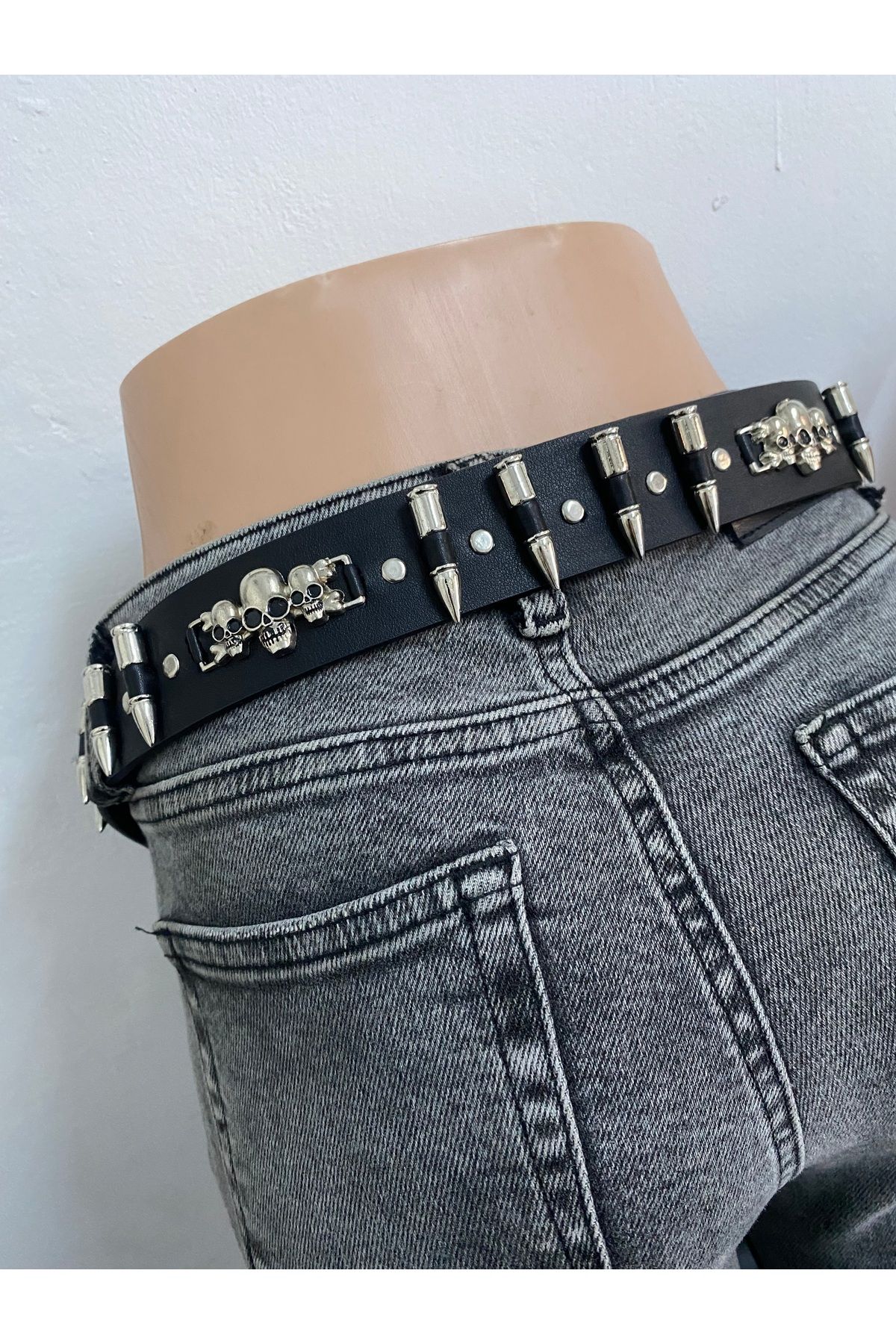 Aksabeltchokers 4.cm mermili&kurukafalı metalci punk kemeri