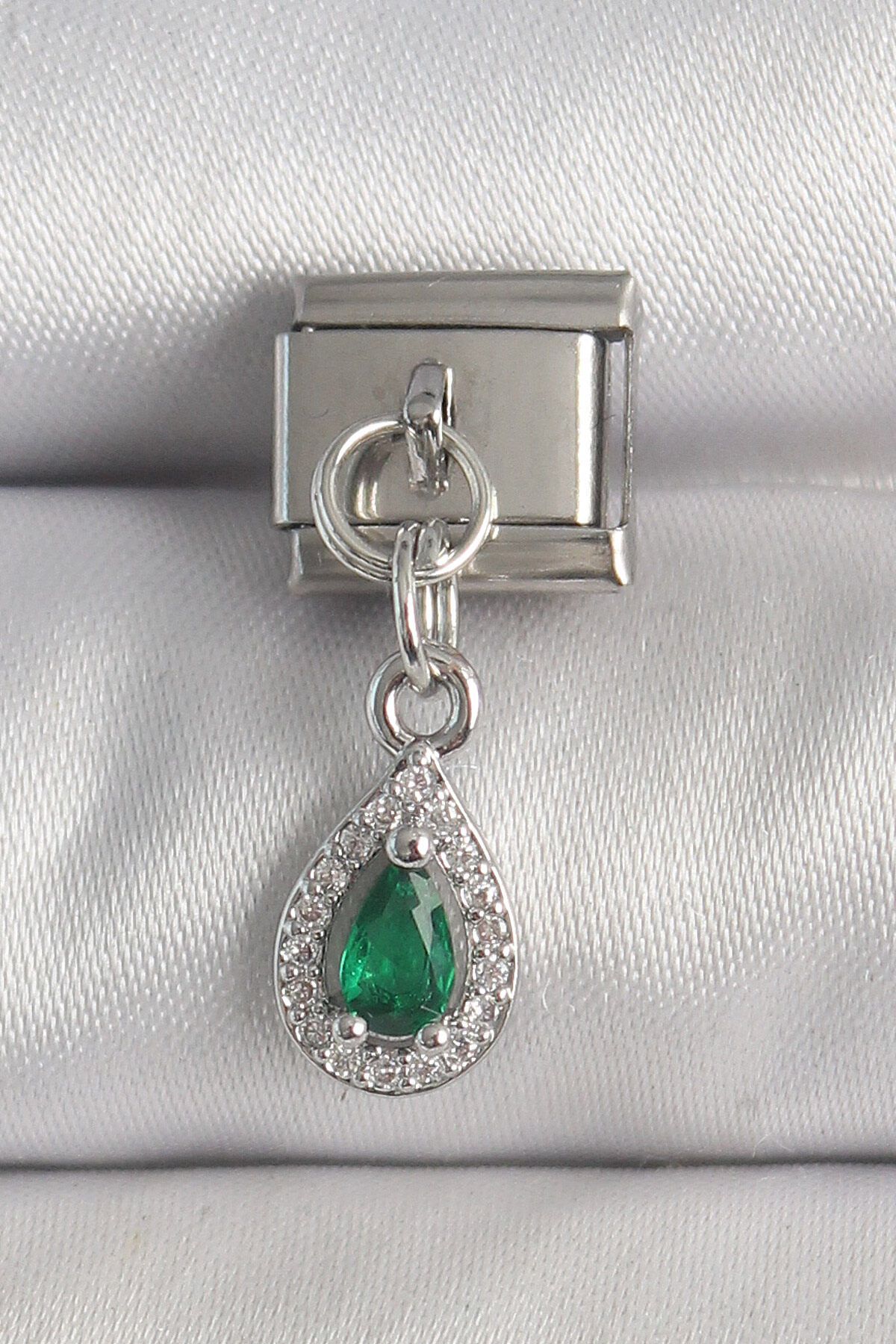 Avantaj Kapıda ® 316L Çelik Gümüş Renk Sallantı Yeşil Zirkon Taşlı Damla Model Nomination Charm