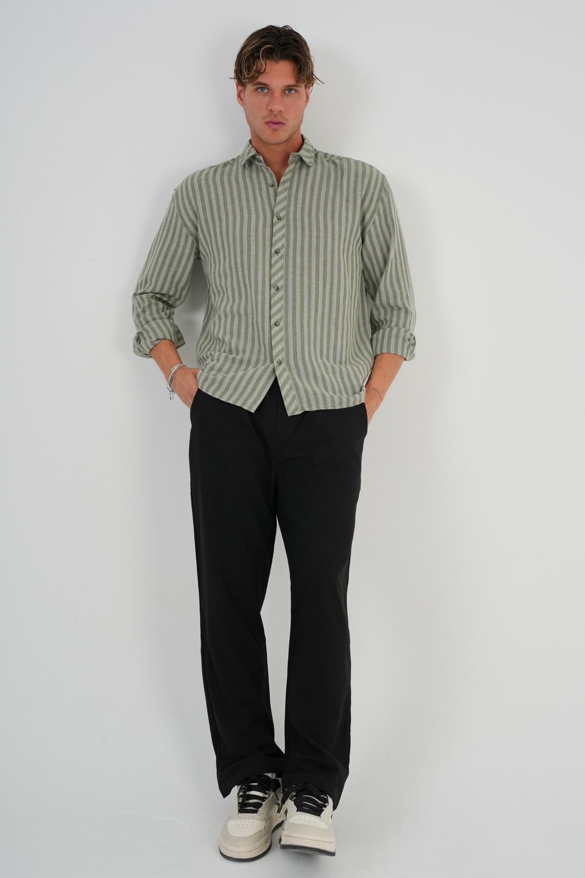 complete the look image