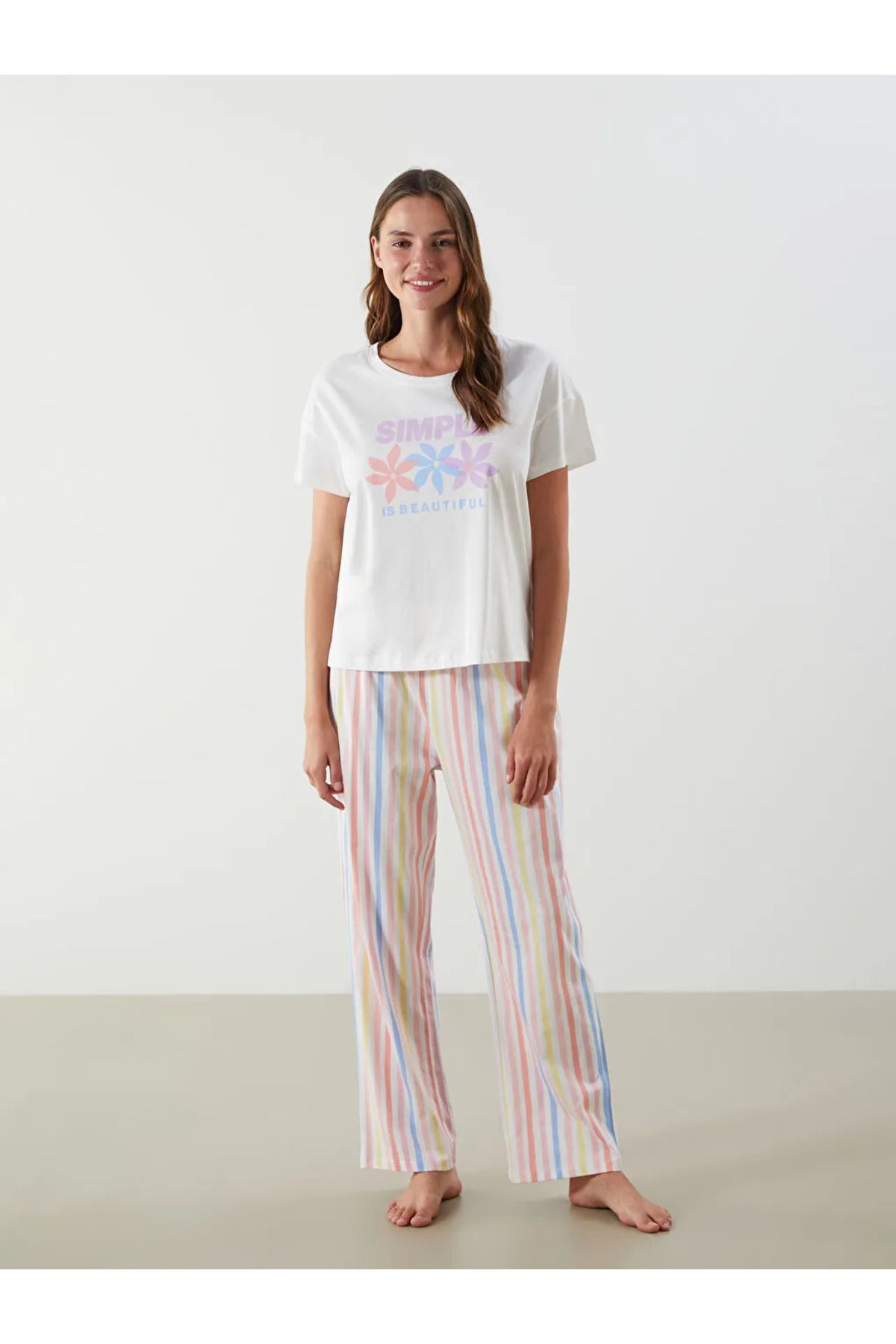 LC Waikiki LCW DREAM Mercan Bisiklet Yaka Baskılı Kadın Pijama Takımı