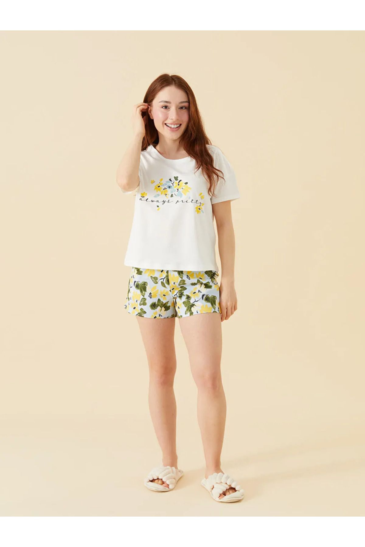 LC Waikiki LCW DREAM Mavi Petite Bisiklet Yaka Kadın Şortlu Pijama Takımı