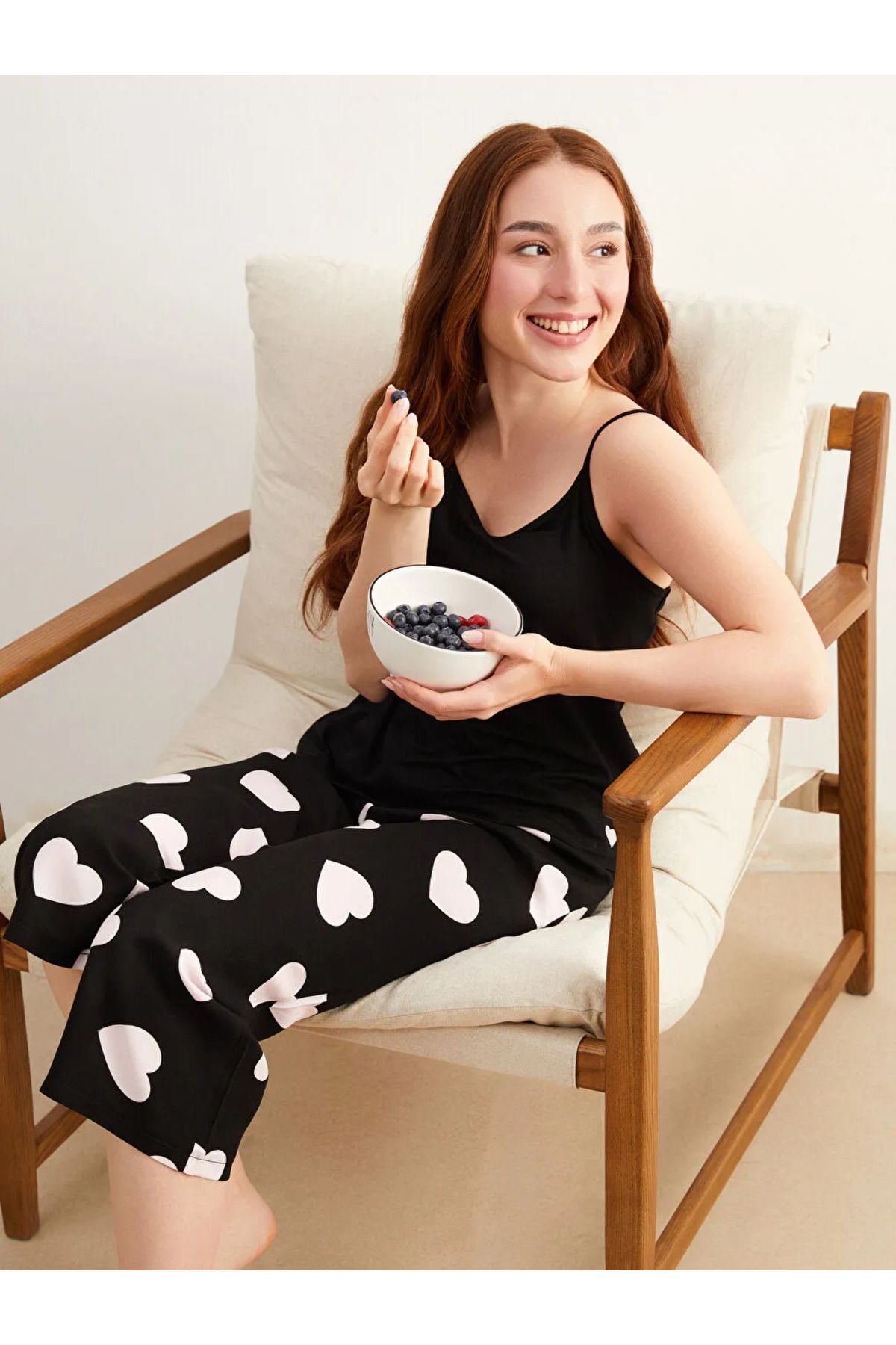 LC Waikiki LCW DREAM Siyah Petite Kalp Baskılı Kadın Kaprili Pijama Takımı