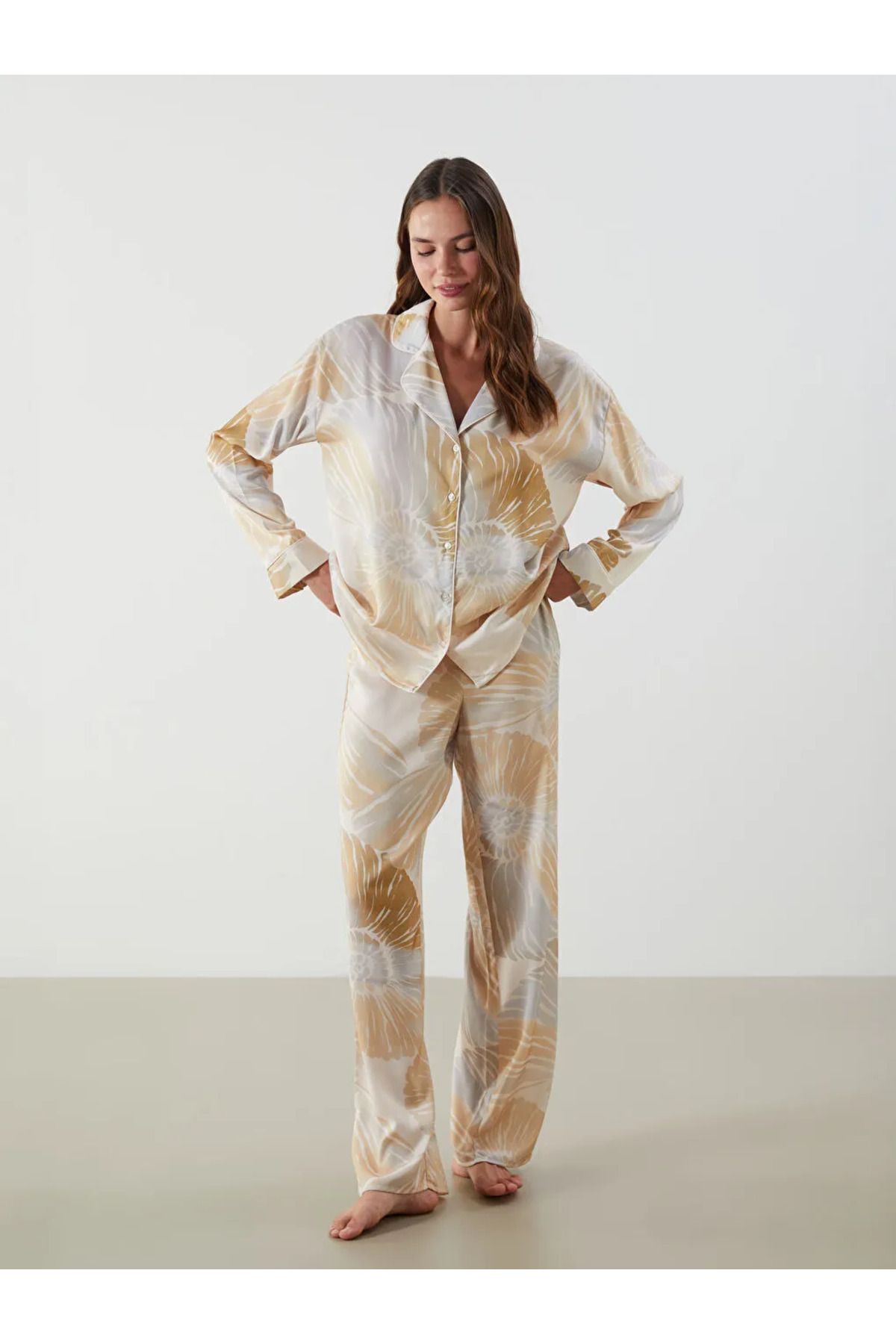 LC Waikiki LCW DREAM Ekru Gömlek Yaka Desenli Kadın Pijama Takımı