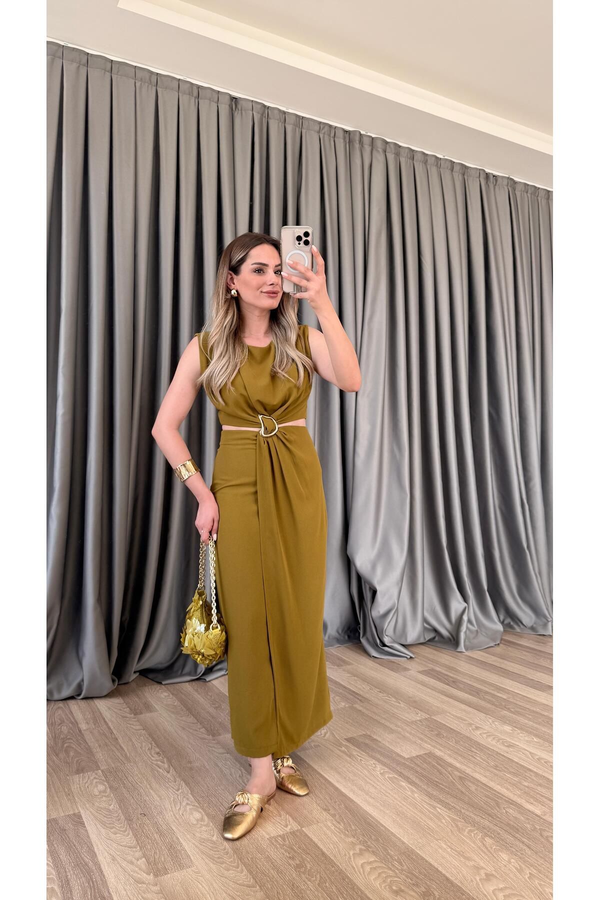 pelin yıldız butik Frida Kolsuz Pencere Detaylı Elbise