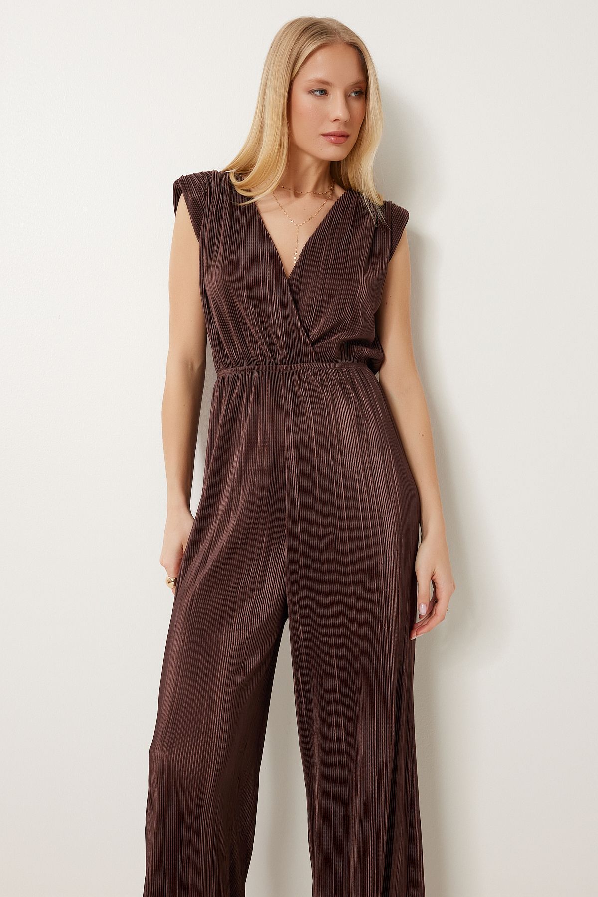 Happiness İstanbul-Brauner, wattierter, plissierter Strickoverall für Damen AN00235 3