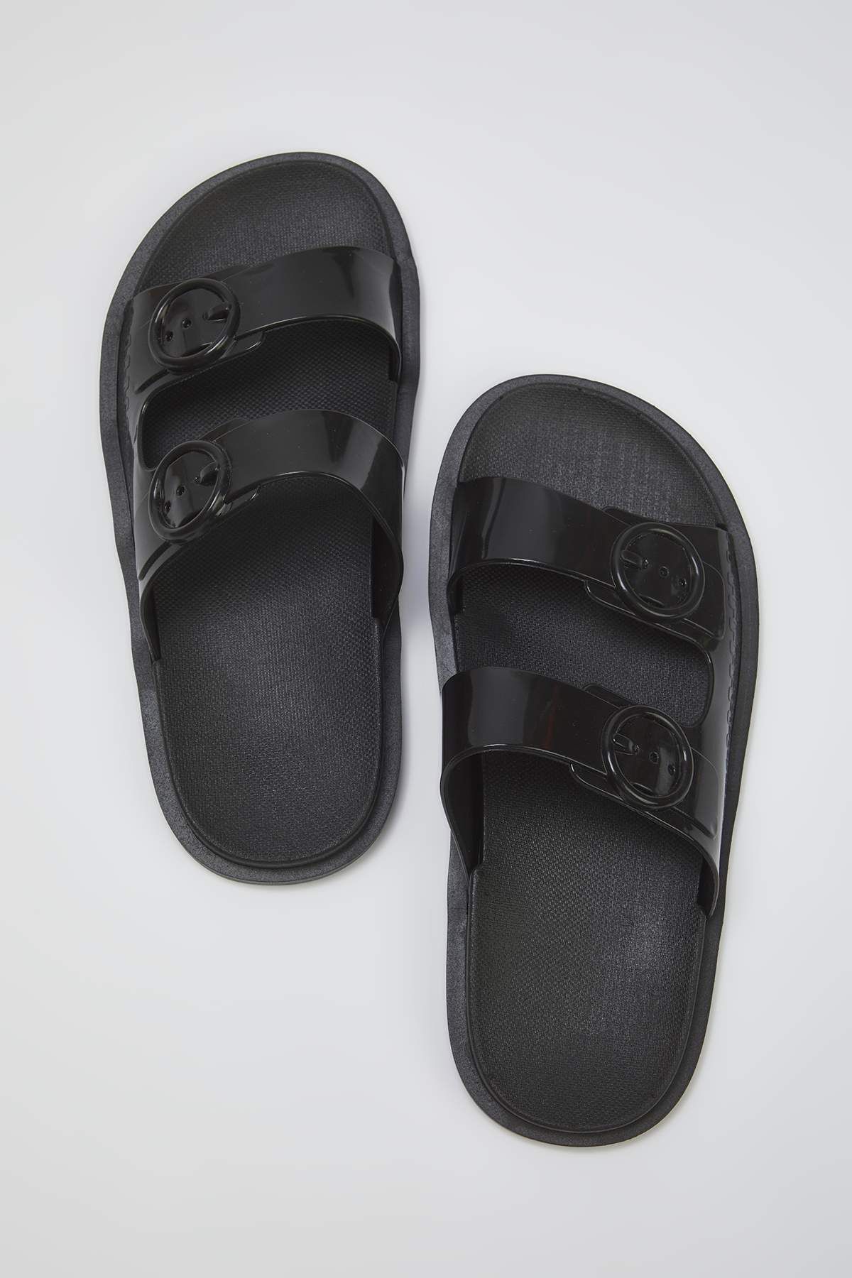 TRENDYOL SHOES-Schwarze Damen-Hausschuhe mit doppelter Schnalle und detailliertem Detail TAKSS25TE00060 1