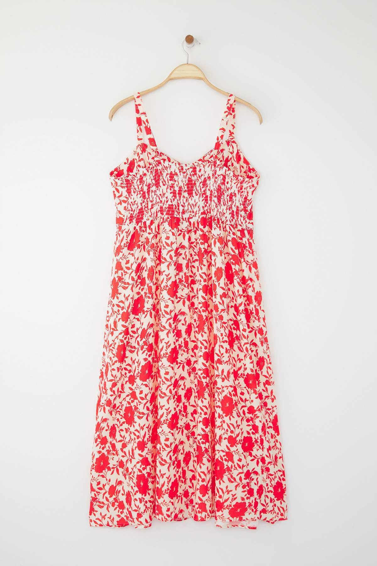 Trendyol Curve-Rosa geblümtes Midi-Webkleid in Übergröße TBBSS25AH00228 7