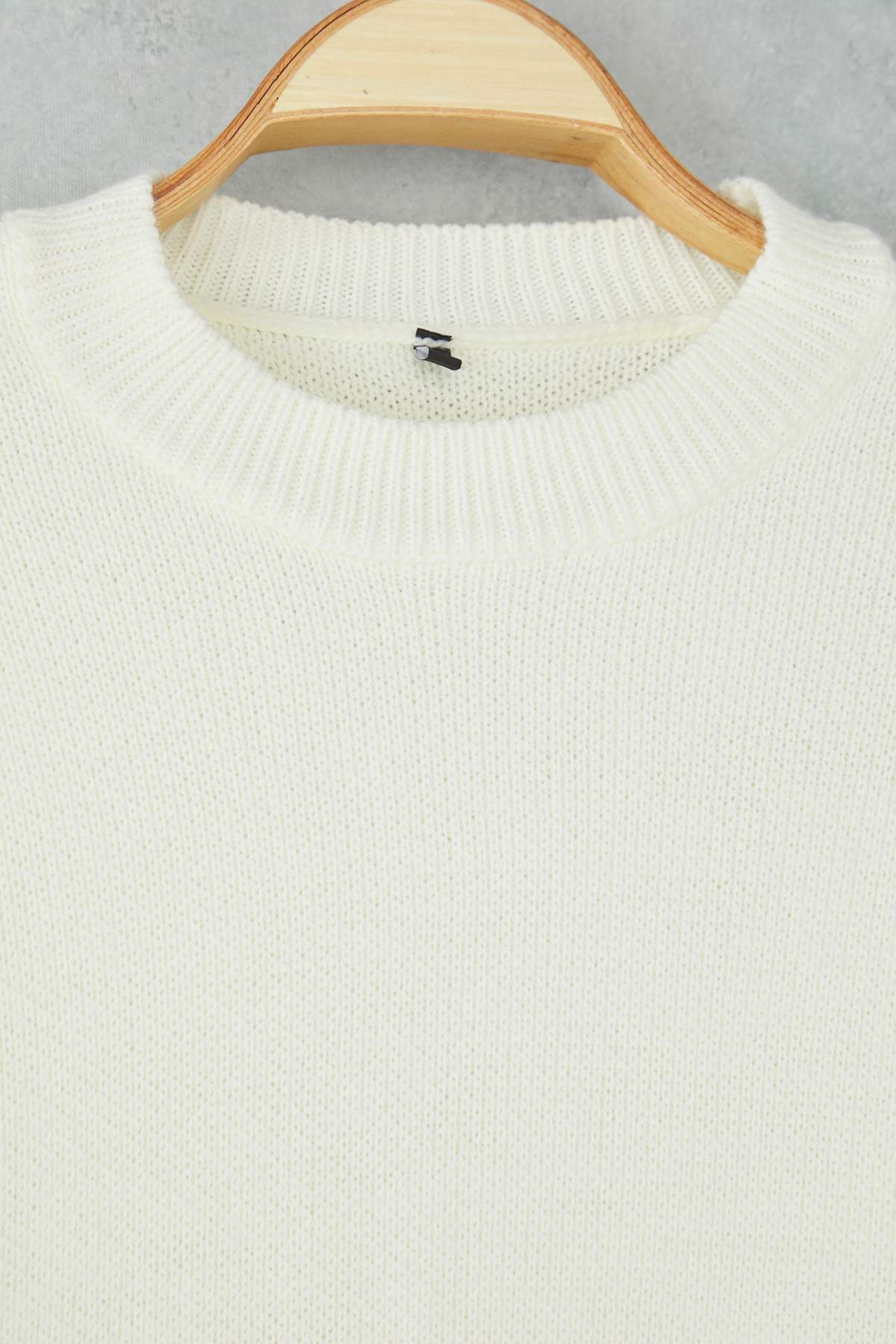 Trendyolmilla  Ekru Oversize/Geniş Kalıp Kol İşlemeli Triko Kazak TWOAW26KZ00037 - Görsel 7